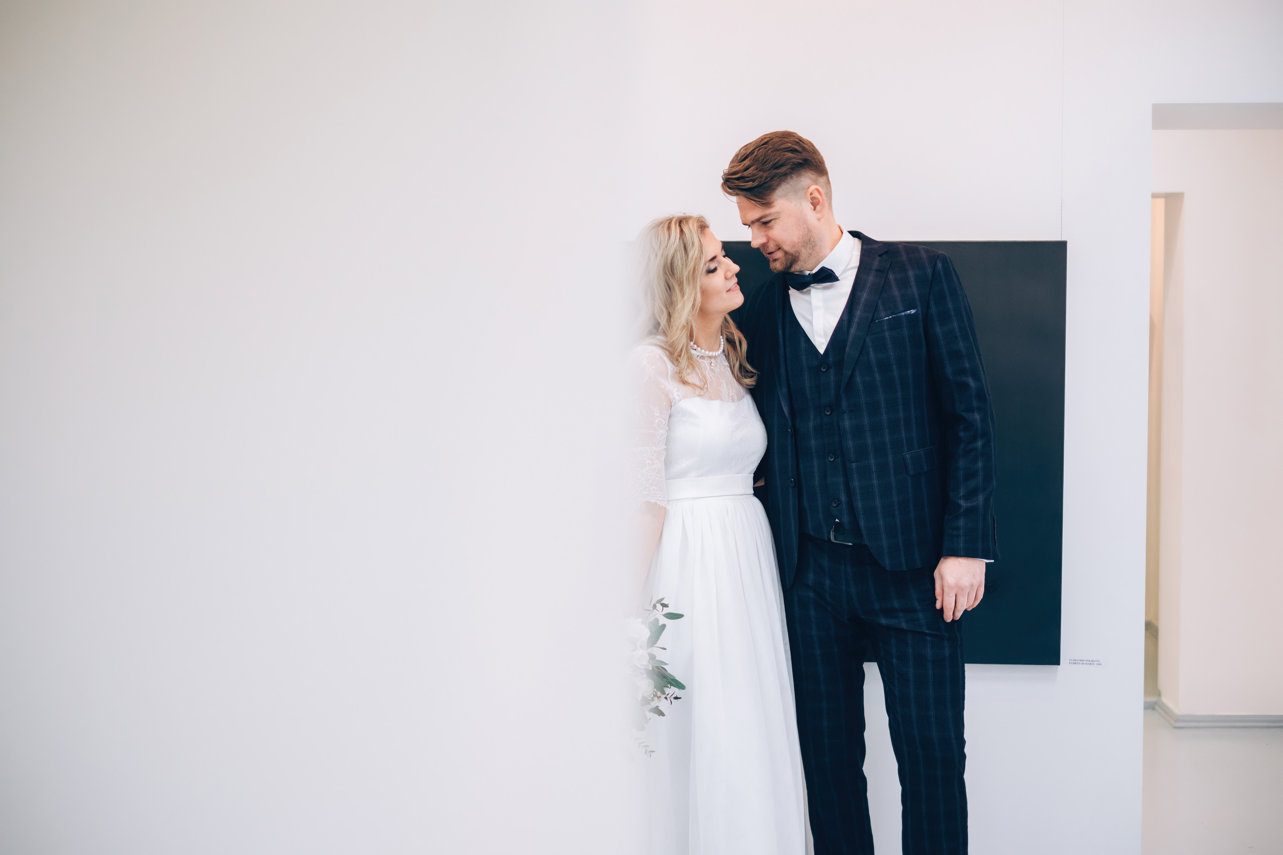 Kāzu fotosesija ziemā | Elīna un Mārtiņš. Kāzu × Ģimenes notikumu fotografs Edgars Kalniņš