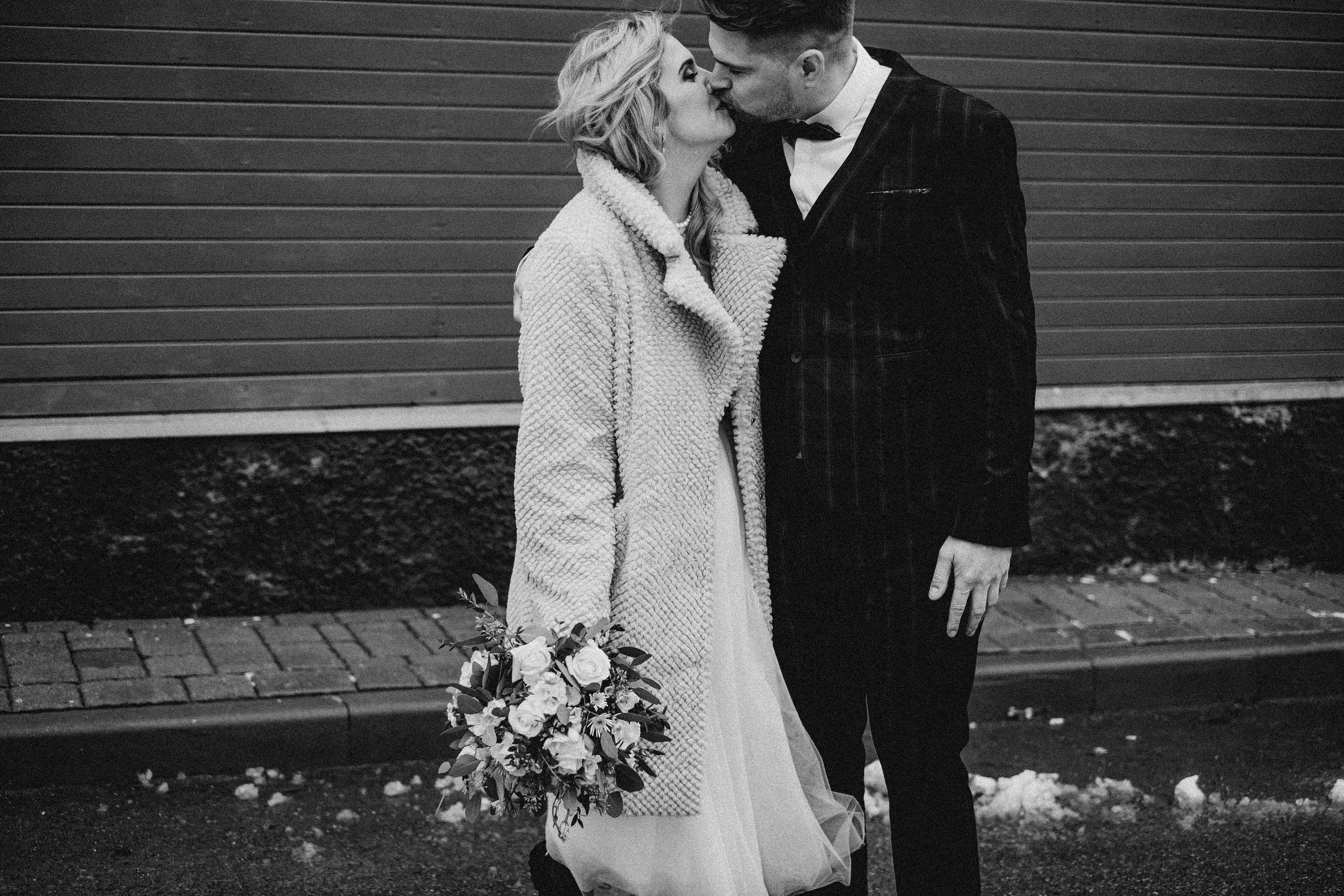 Kāzu fotosesija ziemā | Elīna un Mārtiņš. Kāzu × Ģimenes notikumu fotografs Edgars Kalniņš