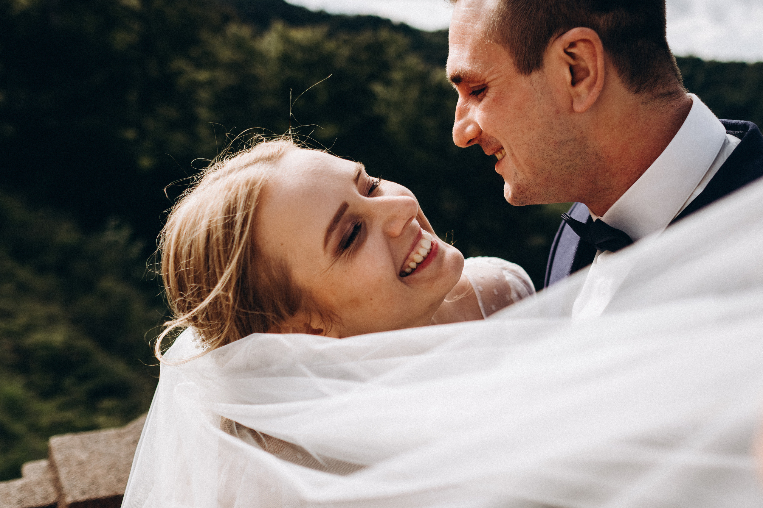 Kāzu foto stāsts Siguldā | Gita un Kaspars. Kāzu × Ģimenes notikumu fotografs Edgars Kalniņš