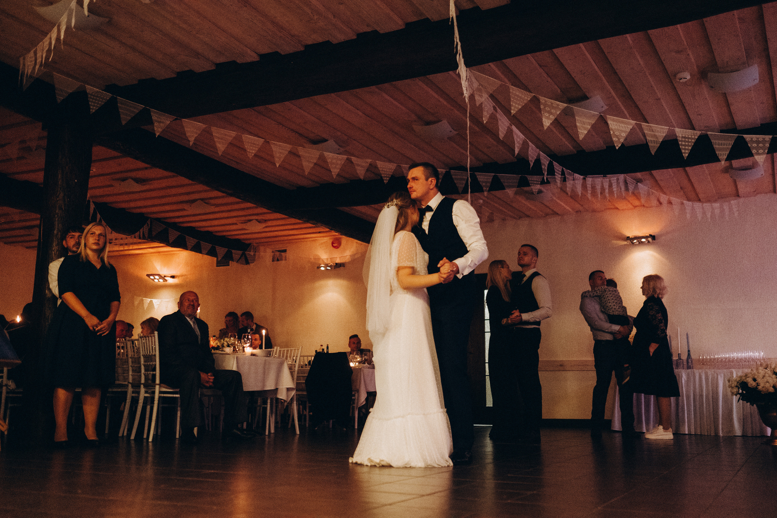 Kāzu foto stāsts Siguldā | Gita un Kaspars. Kāzu × Ģimenes notikumu fotografs Edgars Kalniņš