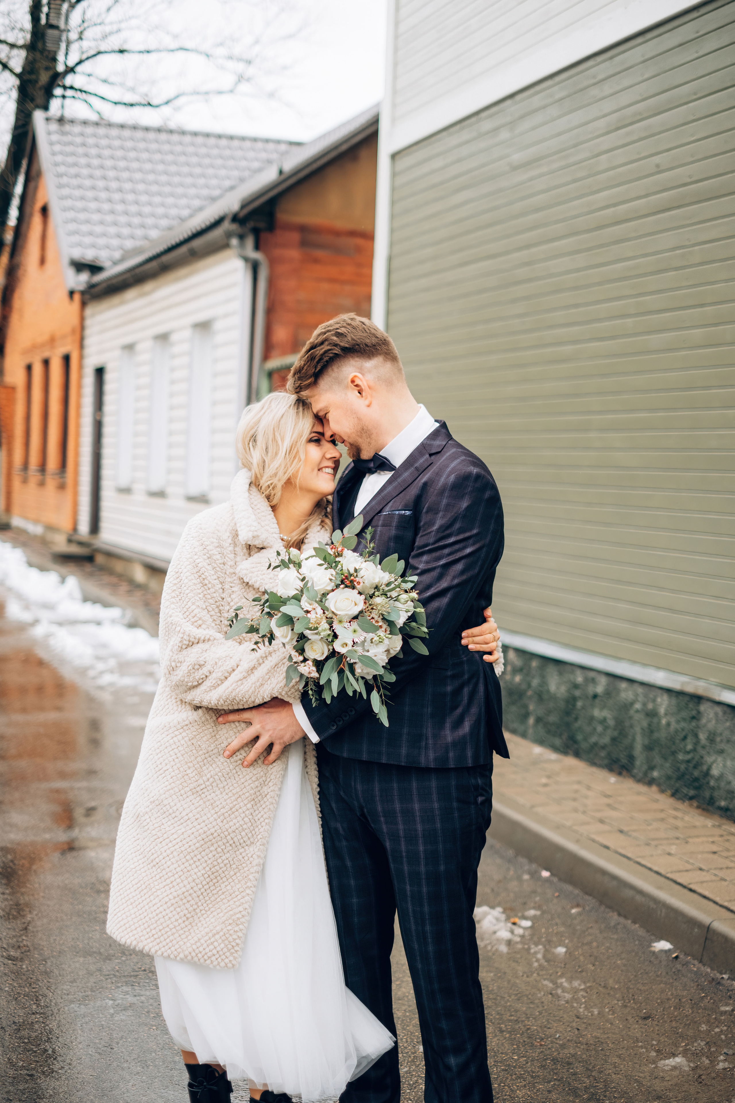 Kāzu fotosesija ziemā | Elīna un Mārtiņš. Kāzu × Ģimenes notikumu fotografs Edgars Kalniņš