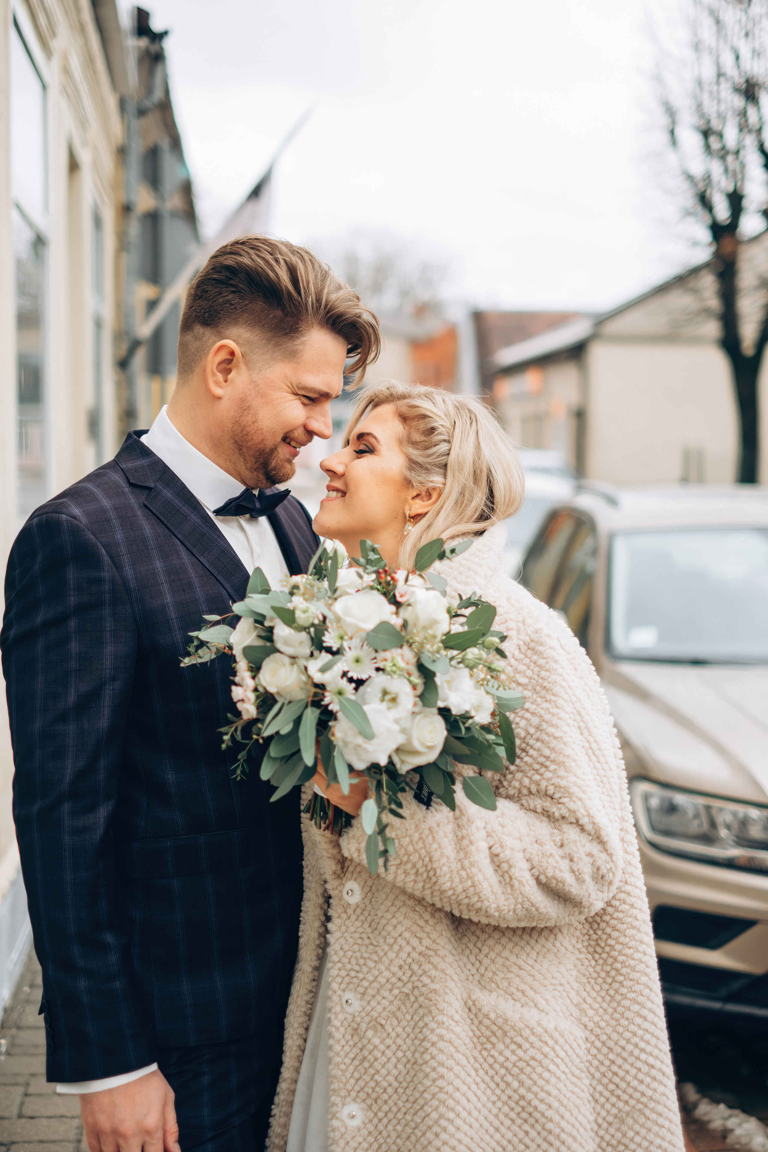 Kāzu fotosesija ziemā | Elīna un Mārtiņš. Kāzu × Ģimenes notikumu fotografs Edgars Kalniņš