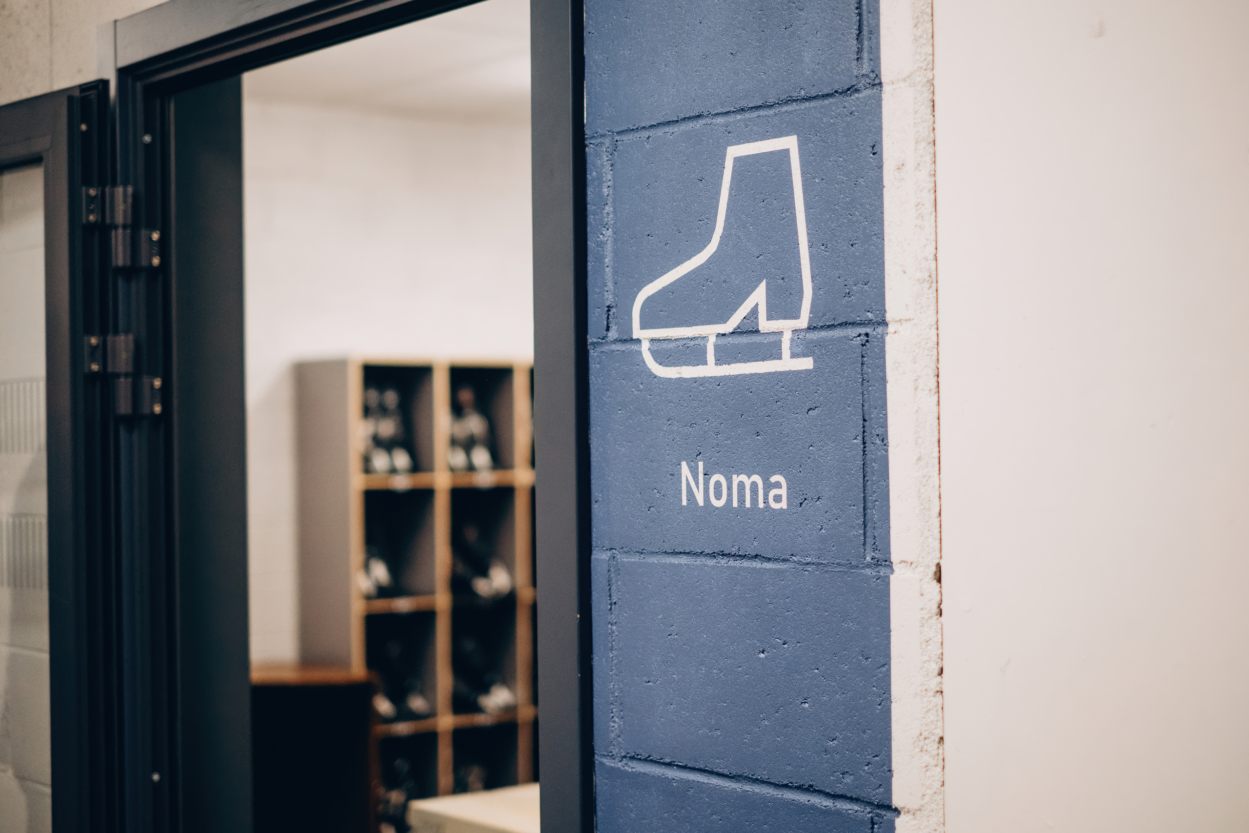 Kāzu fotosesija ziemā | Elīna un Mārtiņš. Kāzu × Ģimenes notikumu fotografs Edgars Kalniņš