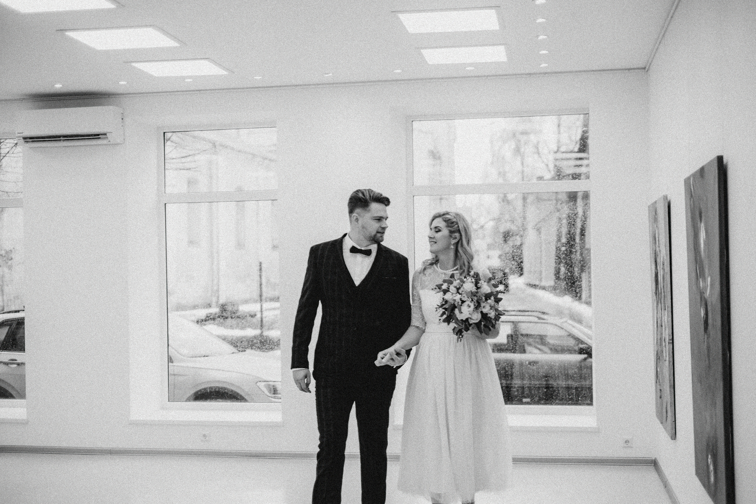 Kāzu fotosesija ziemā | Elīna un Mārtiņš. Kāzu × Ģimenes notikumu fotografs Edgars Kalniņš