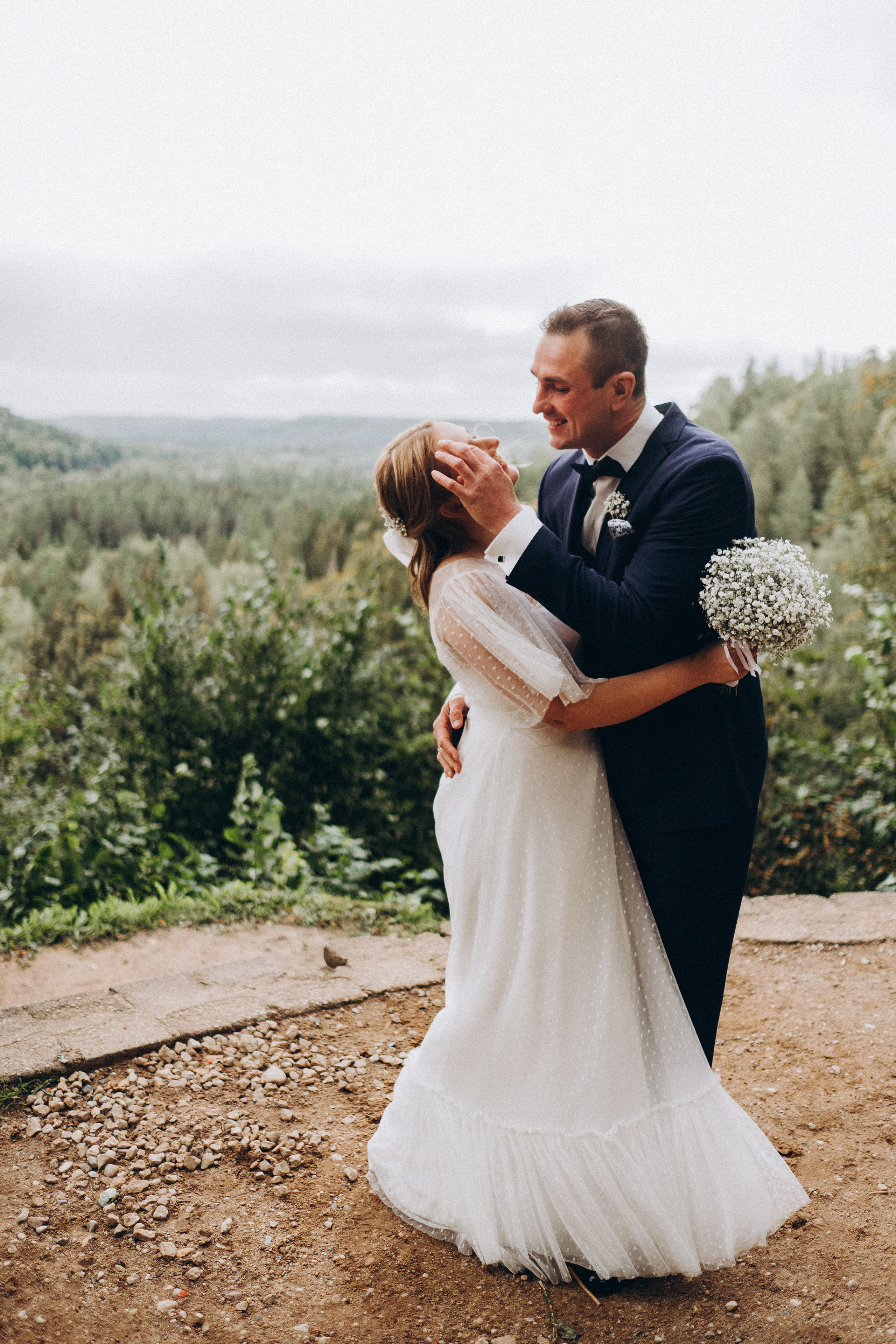 Kāzu foto stāsts Siguldā | Gita un Kaspars. Kāzu × Ģimenes notikumu fotografs Edgars Kalniņš