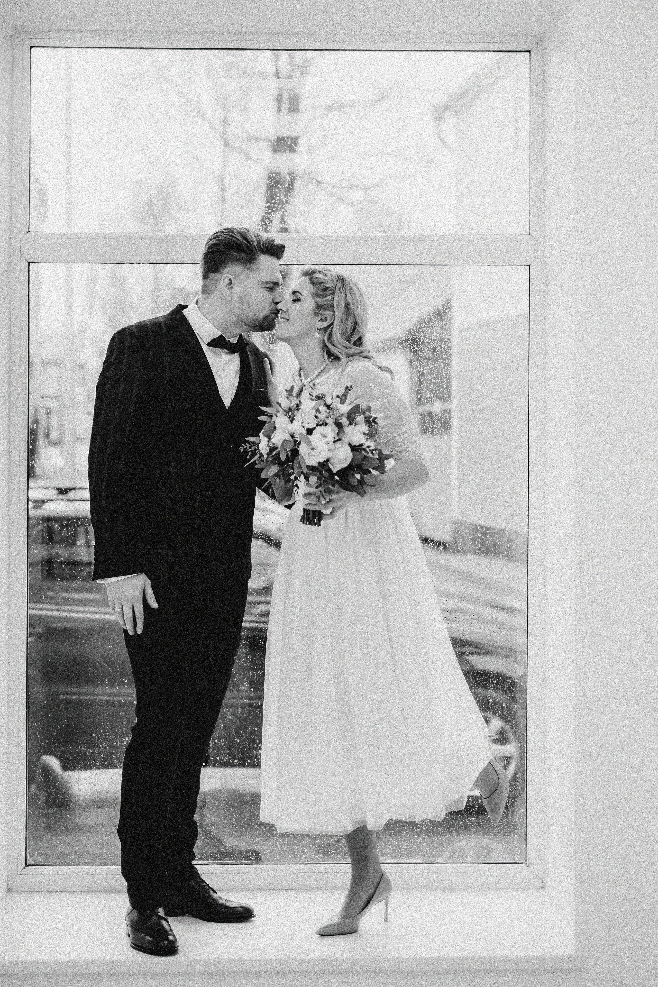 Kāzu fotosesija ziemā | Elīna un Mārtiņš. Kāzu × Ģimenes notikumu fotografs Edgars Kalniņš