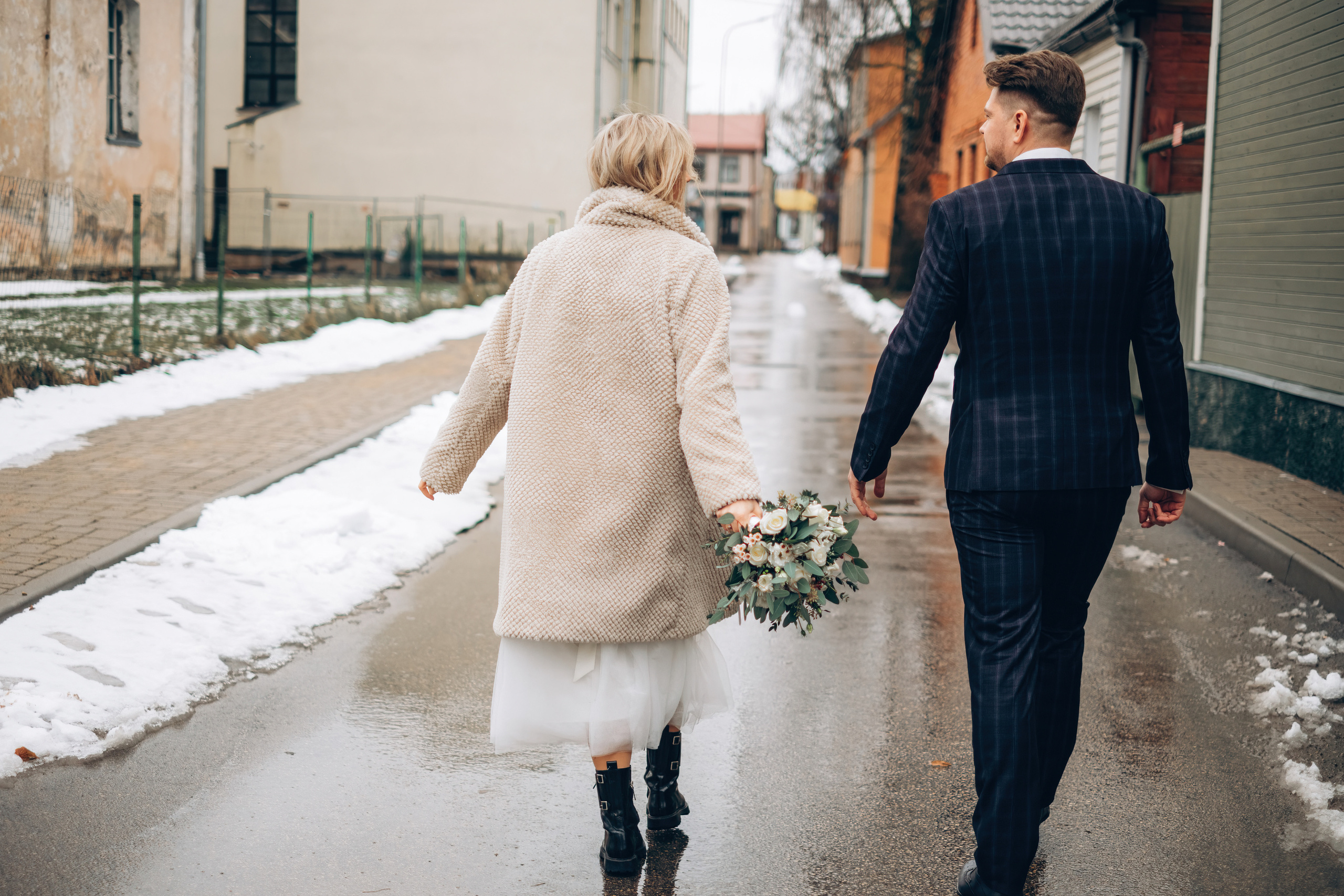 Kāzu fotosesija ziemā | Elīna un Mārtiņš. Kāzu × Ģimenes notikumu fotografs Edgars Kalniņš
