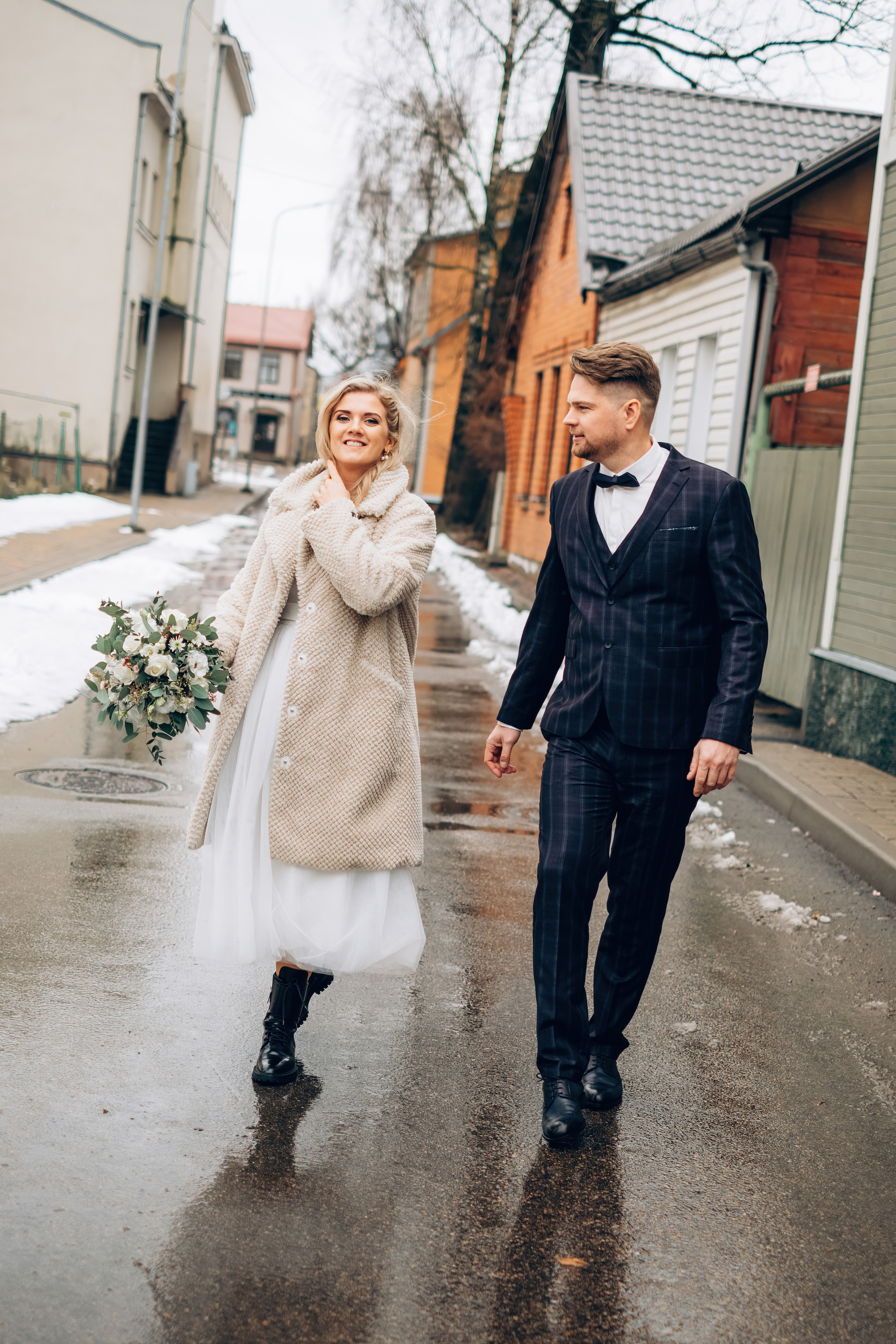 Kāzu fotosesija ziemā | Elīna un Mārtiņš. Kāzu × Ģimenes notikumu fotografs Edgars Kalniņš