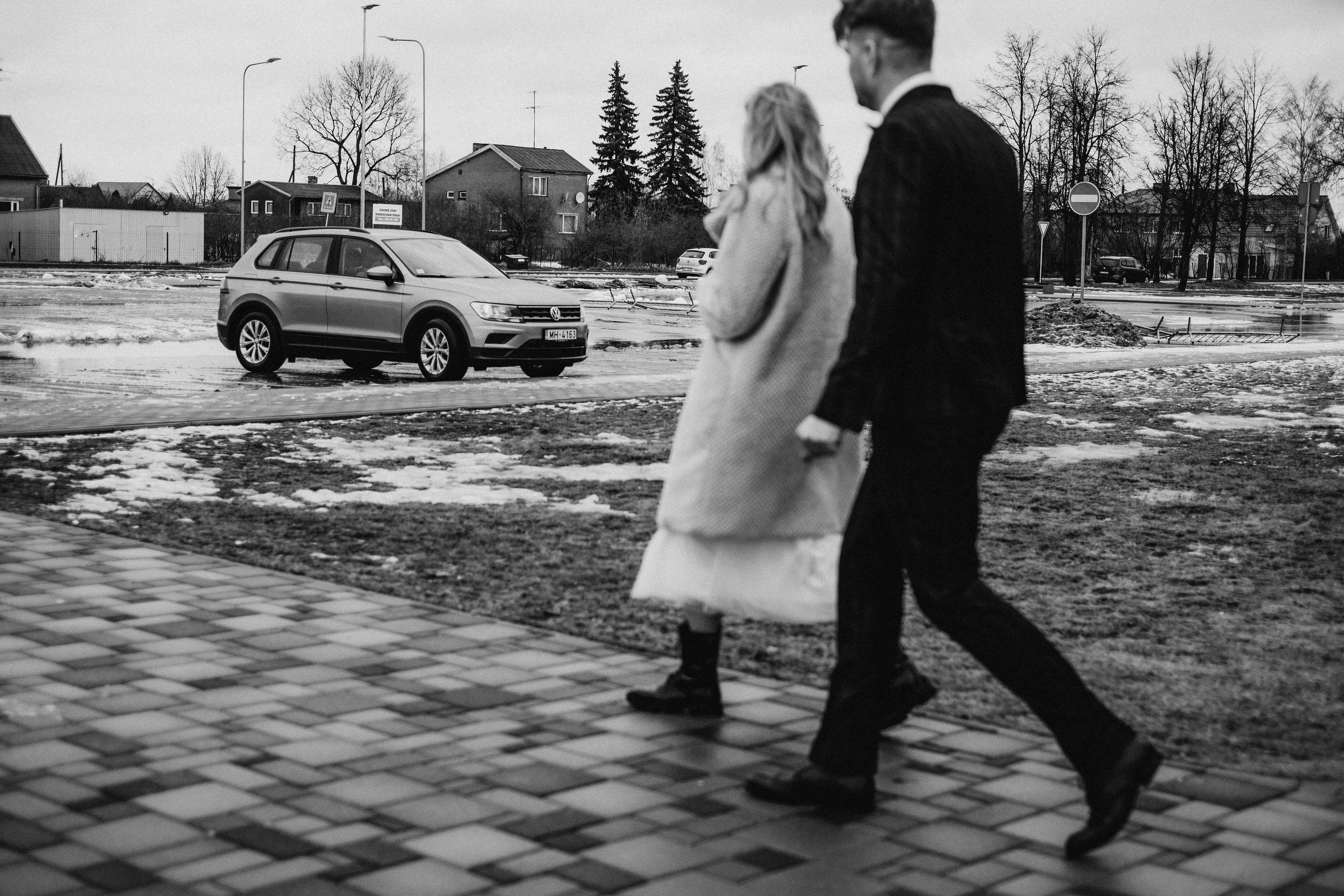 Kāzu fotosesija ziemā | Elīna un Mārtiņš. Kāzu × Ģimenes notikumu fotografs Edgars Kalniņš