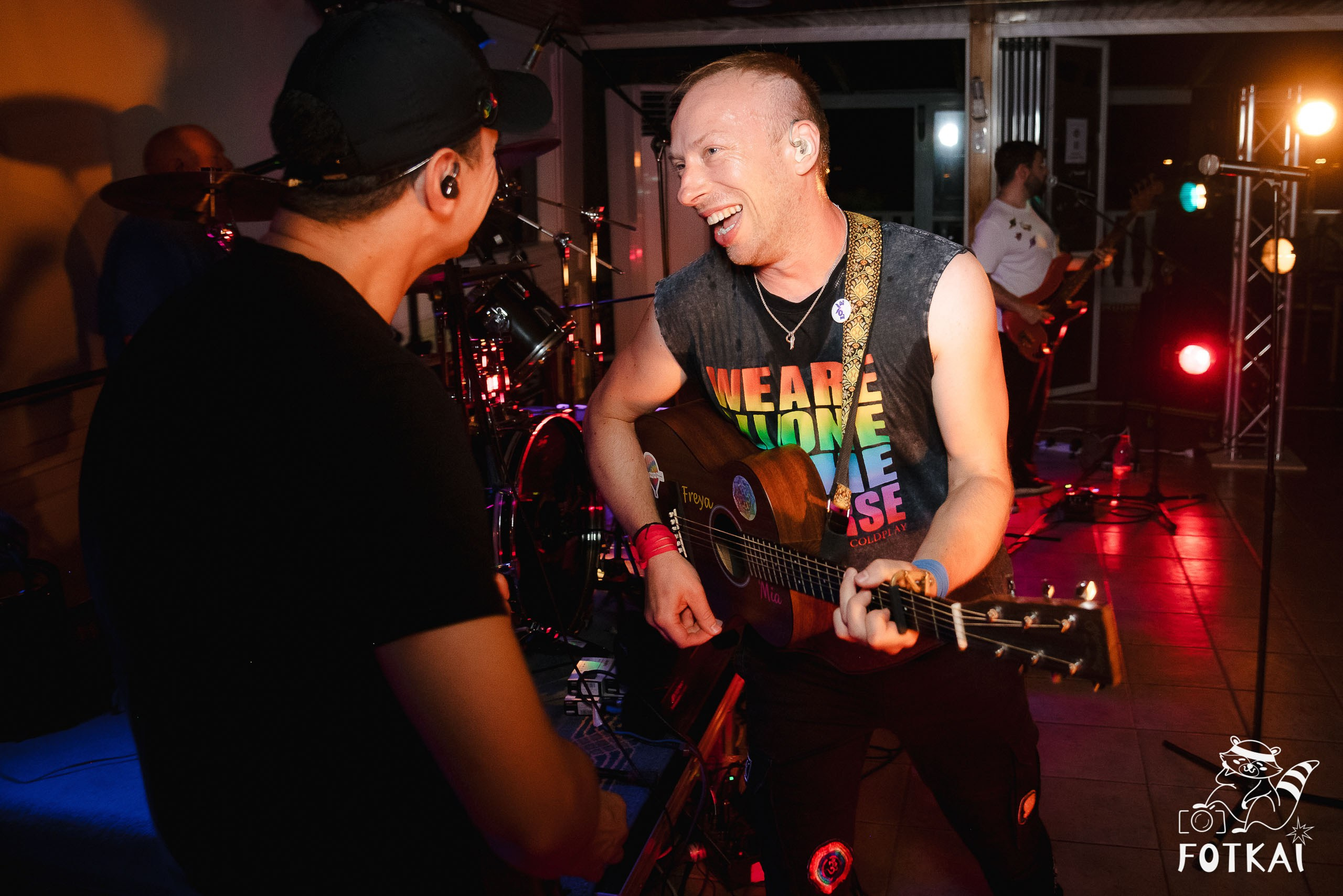 Ultimate Coldplay en Restaurante Los Cucalos: Reportaje fotográfico 17.09.25 | FOTKAI