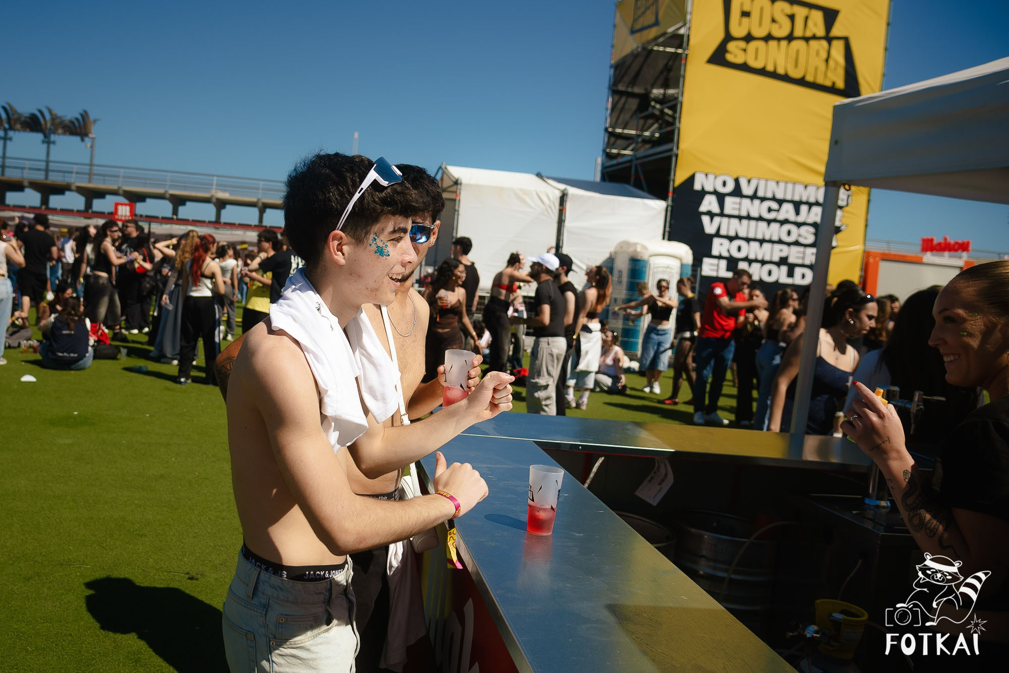 Fotos Costa Sonora 2026 Alicante Día 2 — busca tu foto y encuentra amigos del festival | FOTKAI