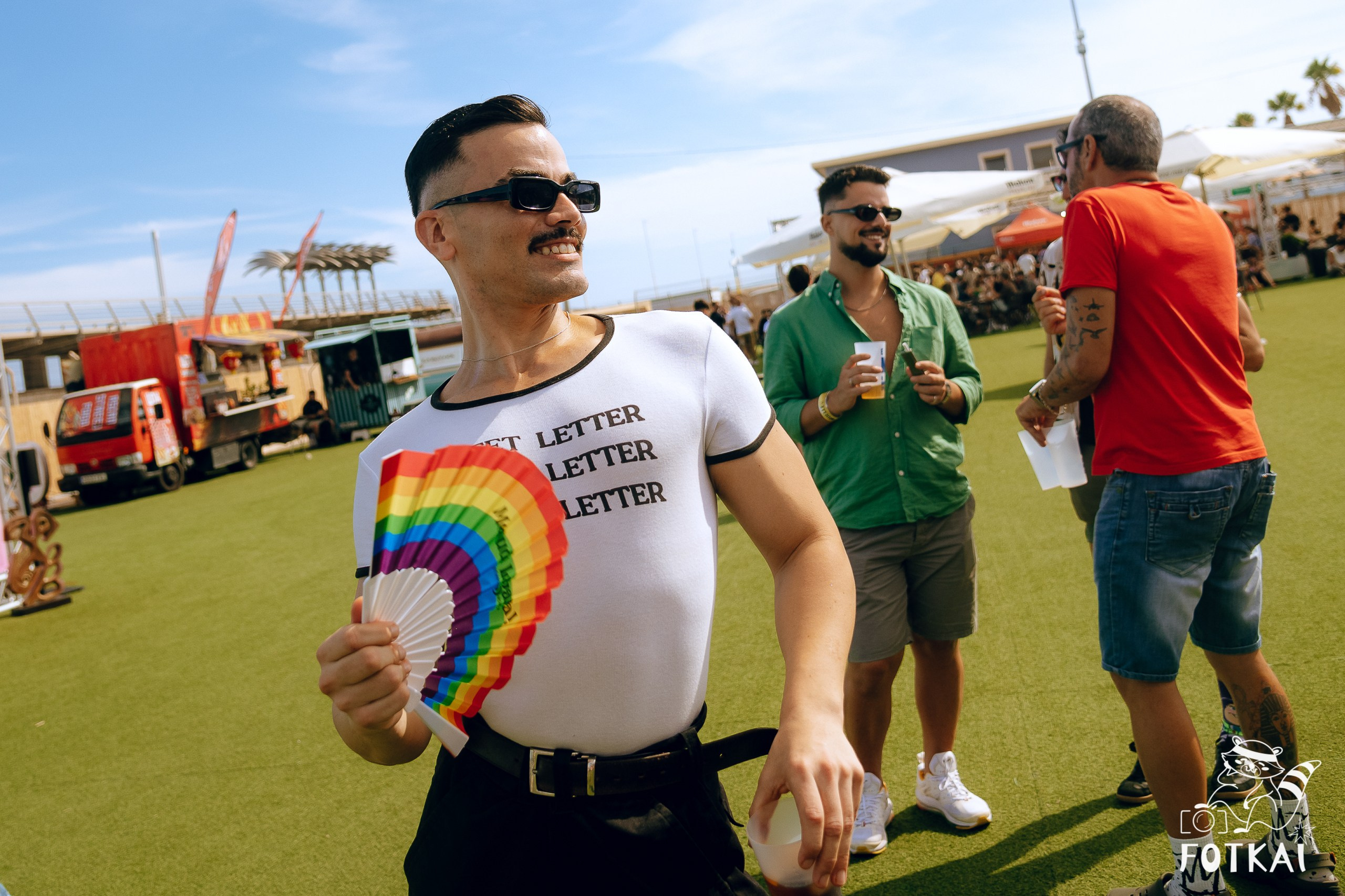 Cariña: La Fiesta 2025 Alicante — fotos del festival LGTBI y drag shows | FOTKAI