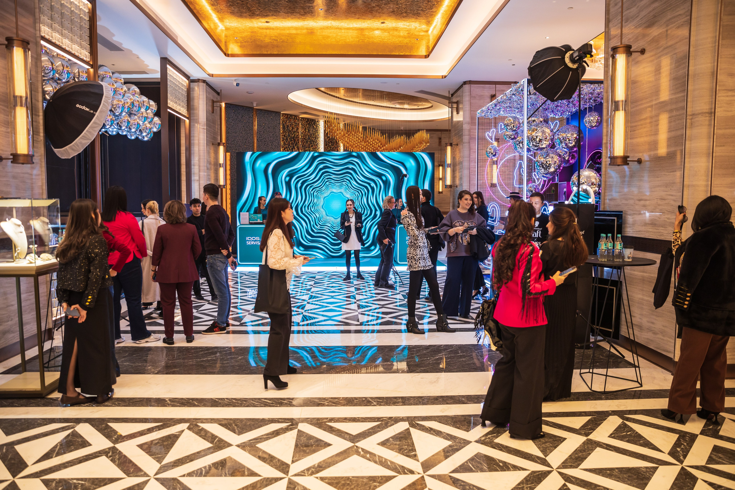 ZEEKR. Visa Fashion Tashkent. Профессиональная Фото-Видео Студия Геннадия Нестеренко | Ташкент и Весь Узбекистан