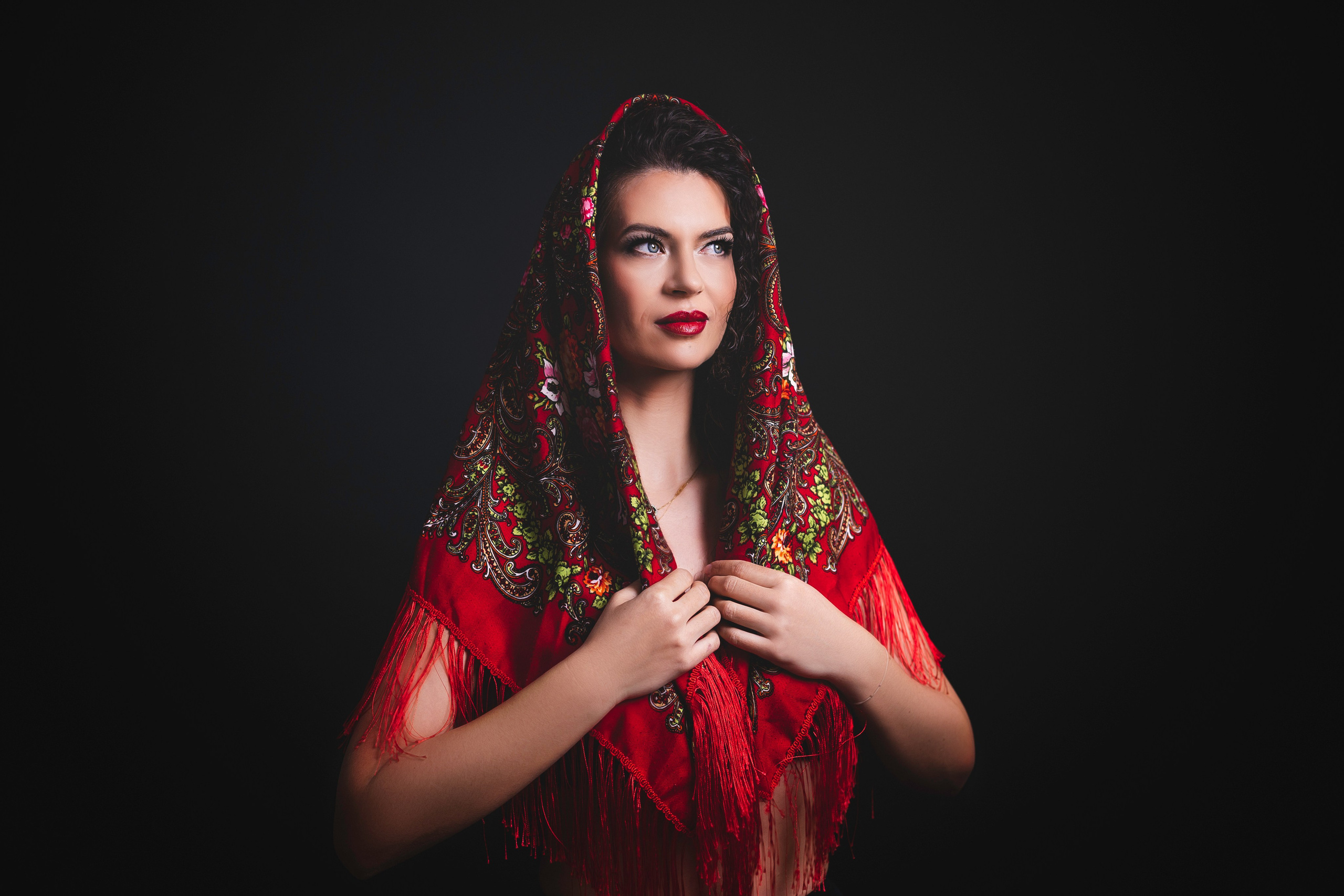 Portrete Constanta - O clipa de sinceritate in faţa camerei. Elena Mascan – Fotograf newborn, maternitate, portret, smash the cake & branding personal | La Femme Studio Photograpy|Constanţa