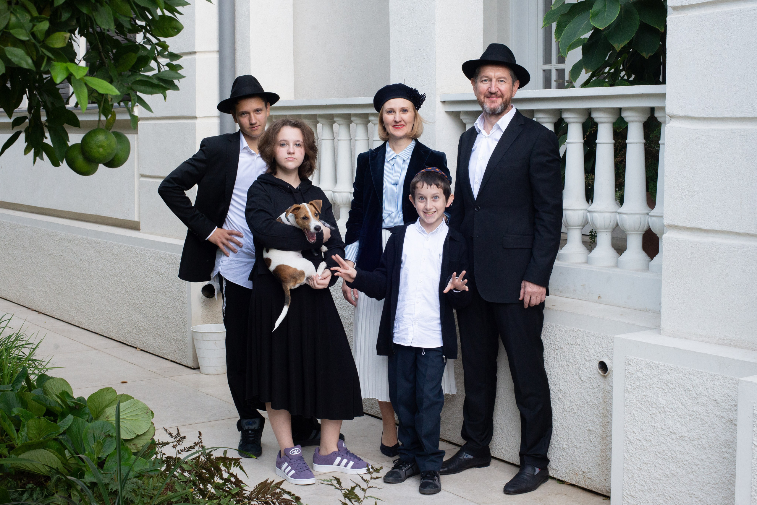 Пинхас и его семья. Визуальный брендинг