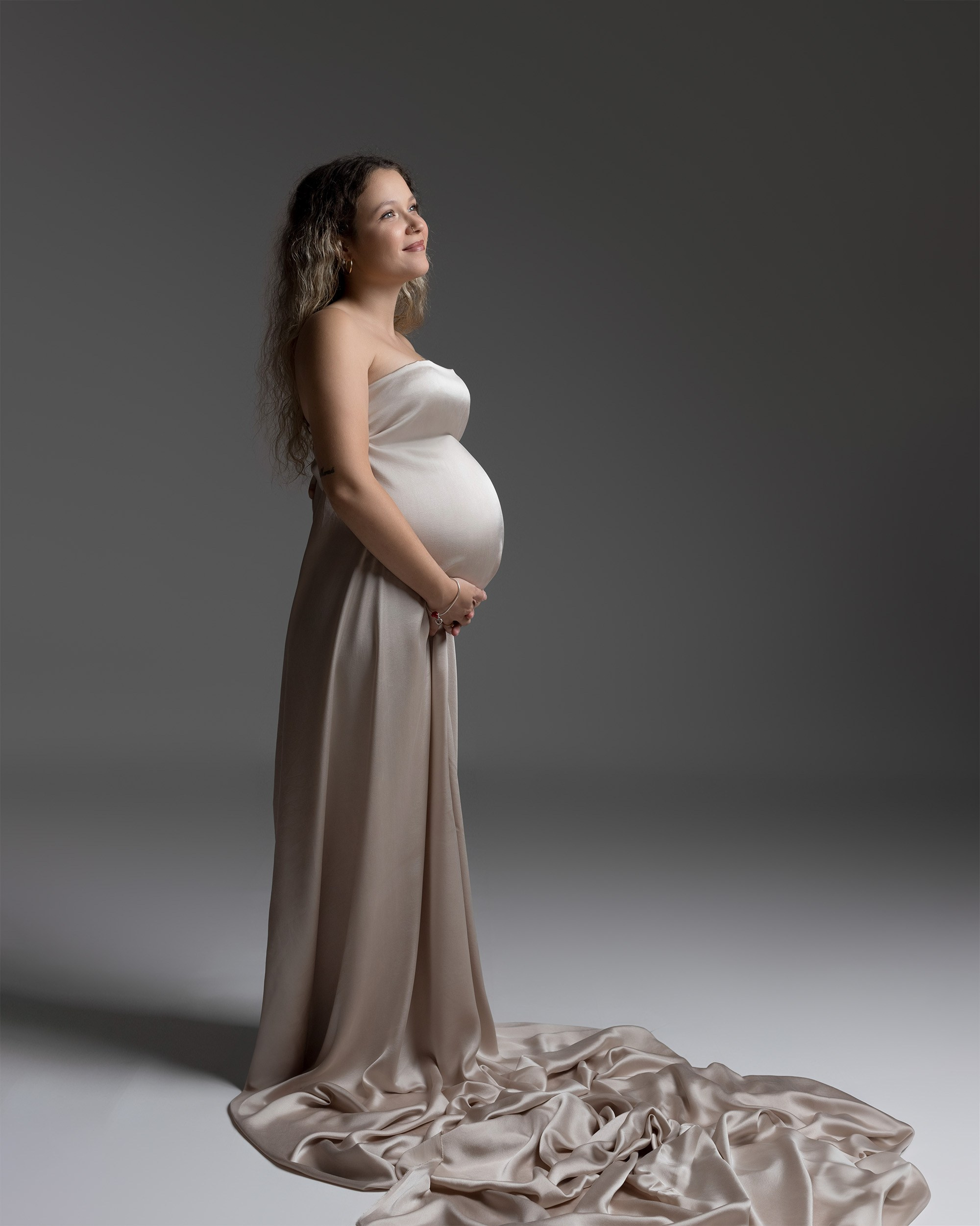 Embarazo y&nbsp;Maternidad sesiones de&nbsp;fotografía en&nbsp;estudio