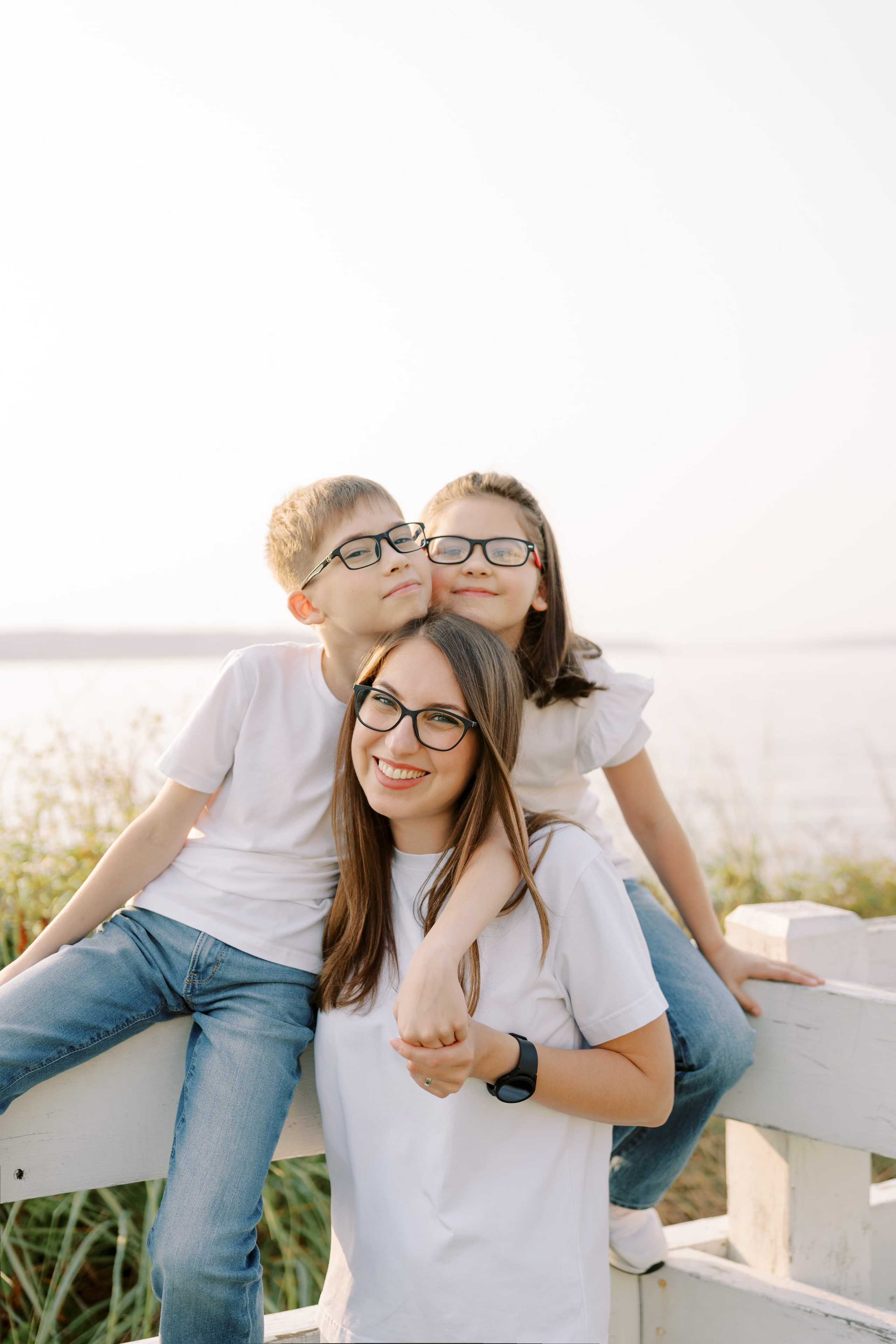 Family photoshoot. Vitalina with her family. August 2024. Lighthouse in Mukilteo. EVAN ARISTOV WEDDING PHOTOGRAPHY — Seattle Wedding Photographer