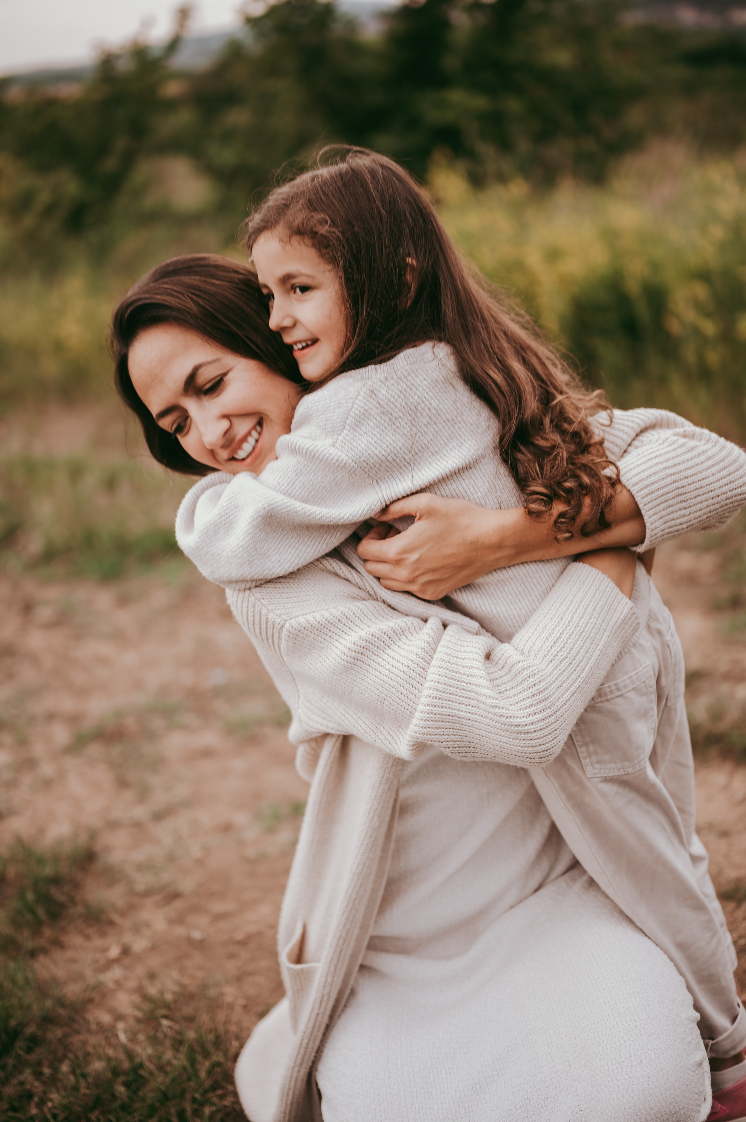 Bojana i Srna / mammy and me photosession. Deciji i porodicni fotograf u Beogradu Oksana Skendzic
