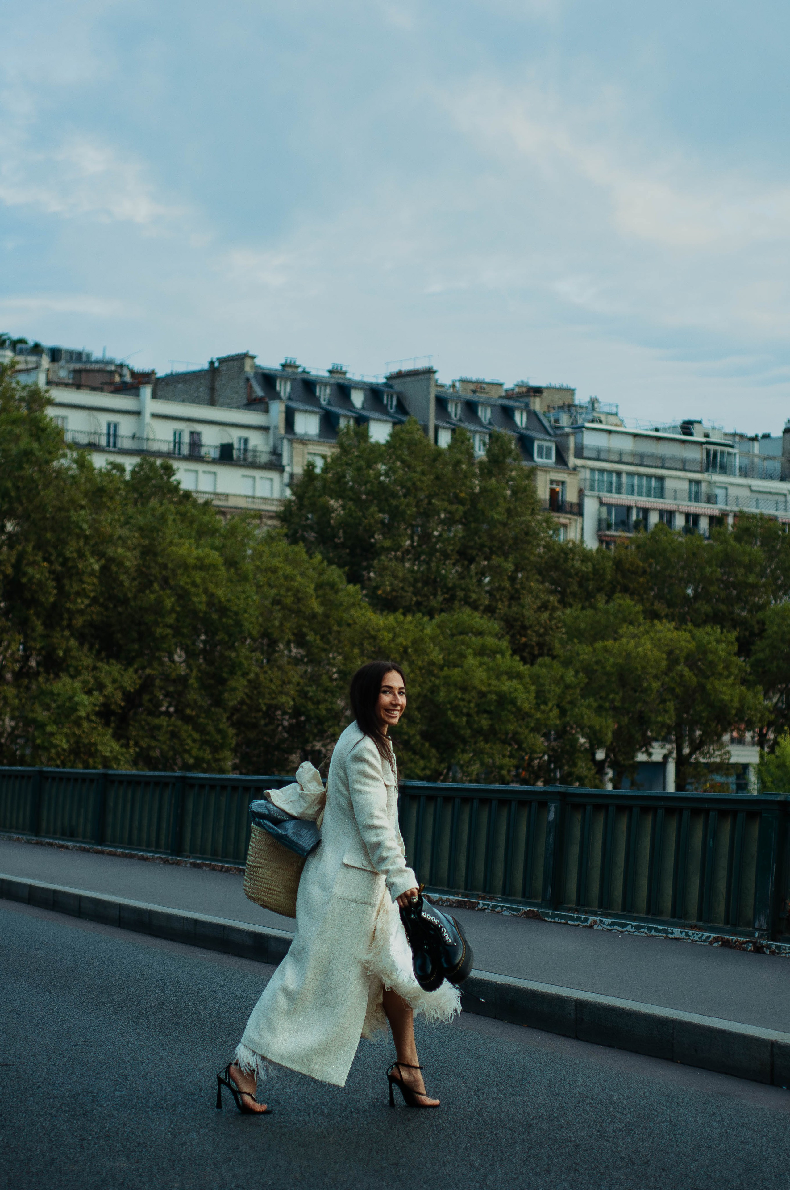 Осенняя фотосессия у Эйфелевой башни. Фотограф в Париже Полина Осипова