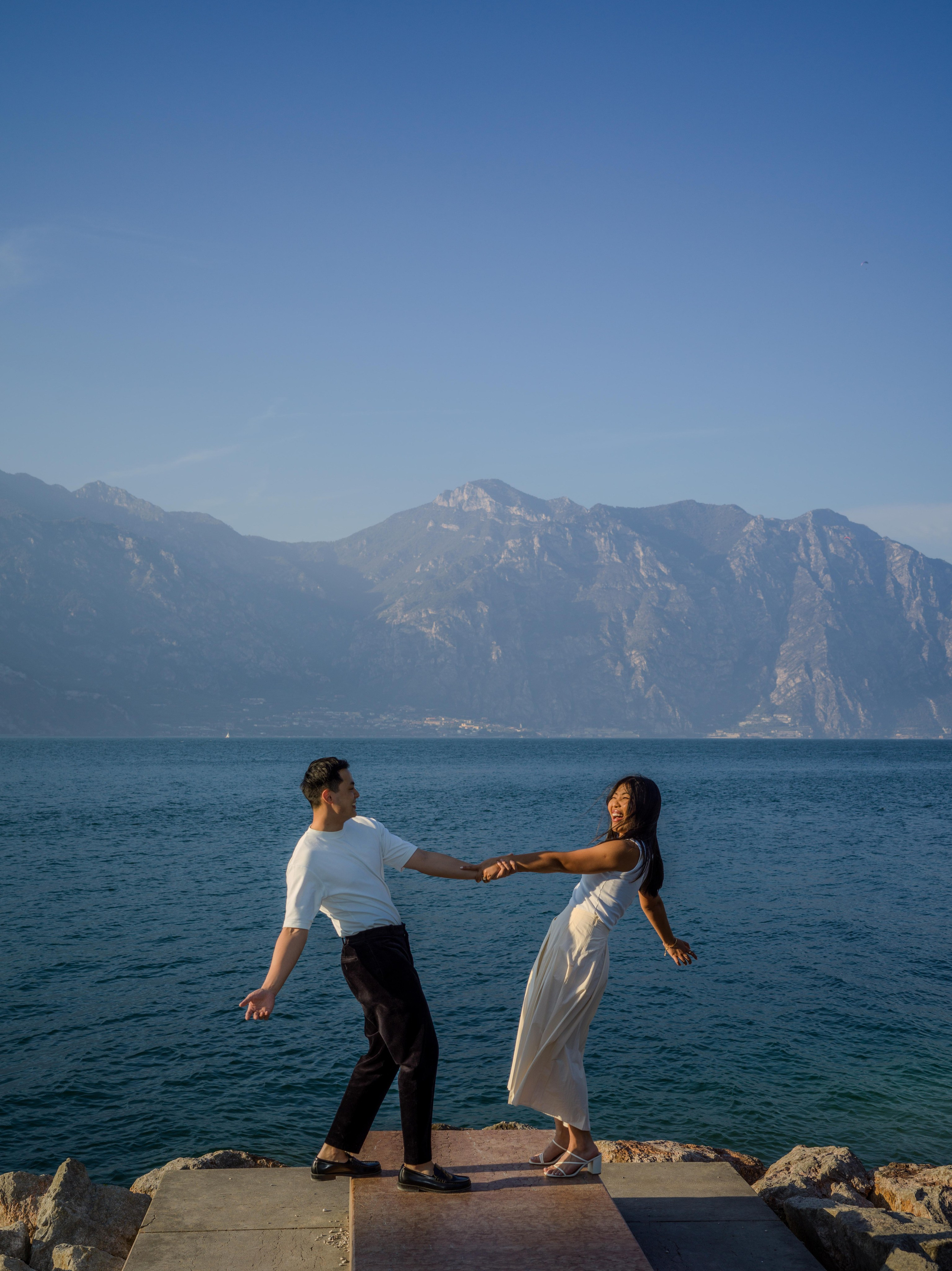 Intimate sunset session on a pier at Lake Garda.