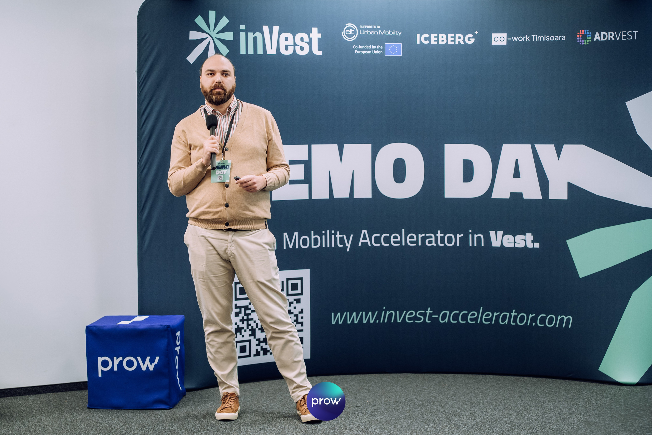 InVest DemoDay @ Cowork. Cozac Cristian Photographer