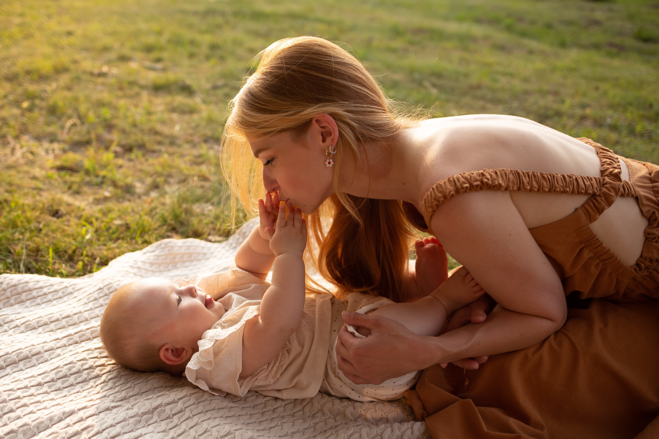 Beautiful family photo session in Spain. Professional photographer in Spain