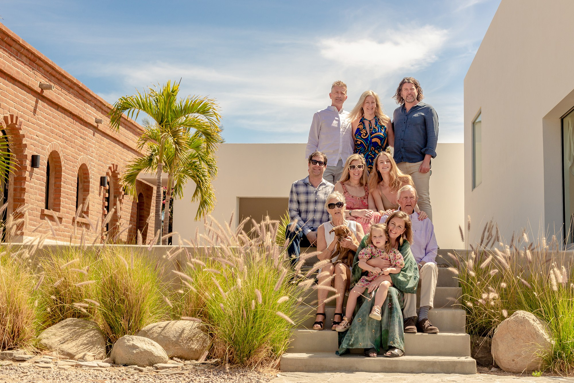 Family reunion portrait in Todos Santos BCS – extended family gathering captured in a relaxed and natural style