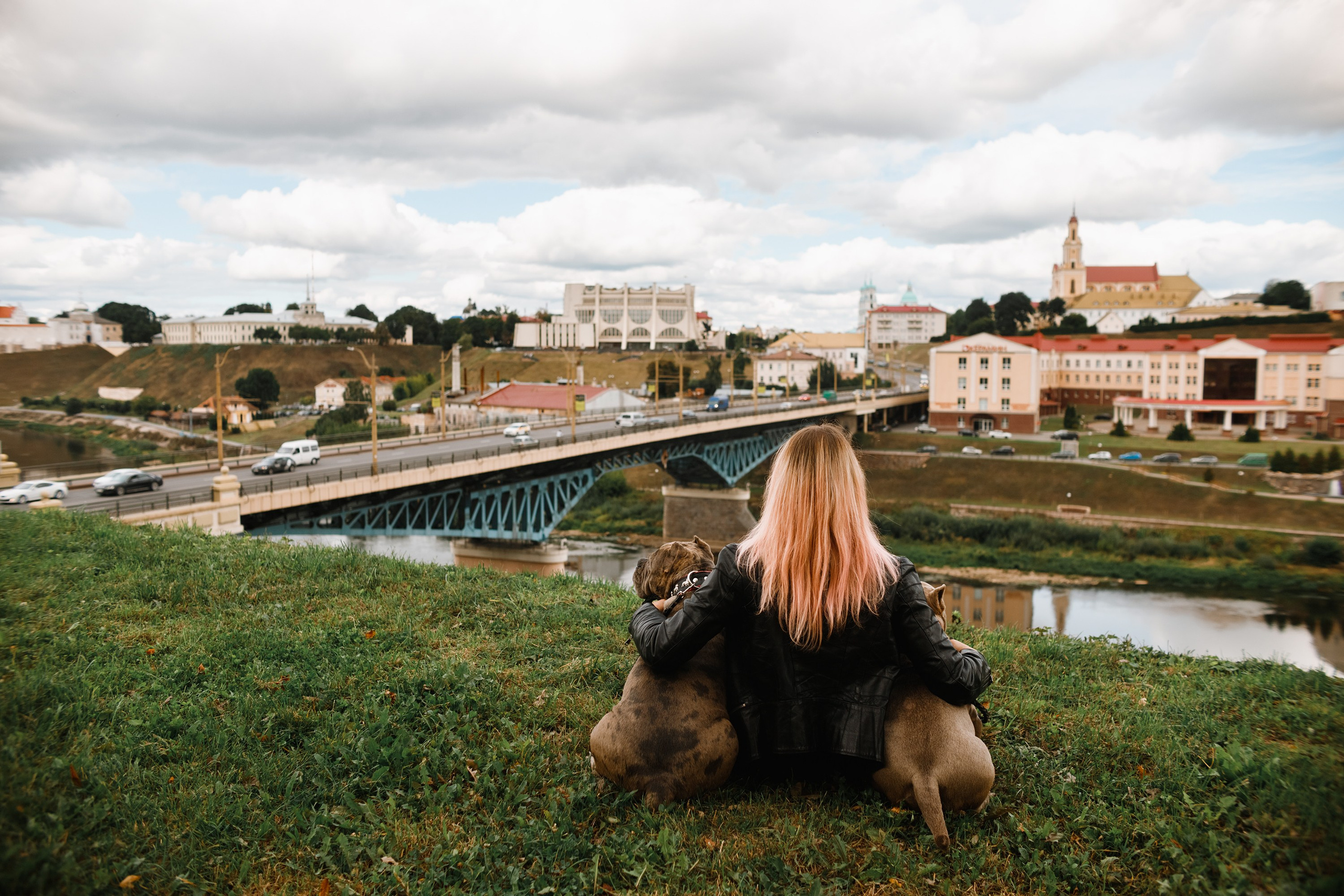 Alesya & her bullies. Kaja | fotograf we Wrocławiu | ludzie i psy