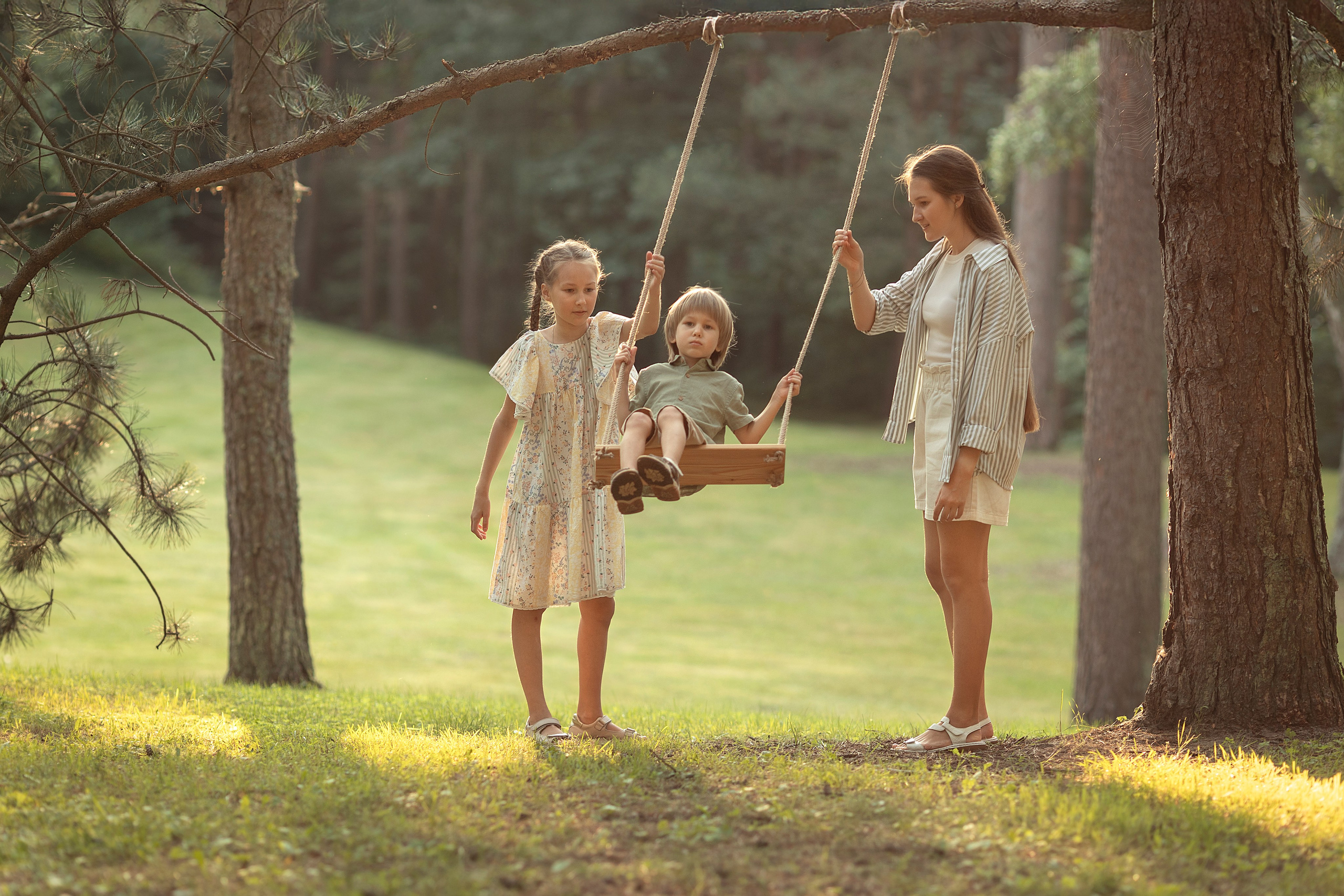 Наташа, Юра, Ксения, Лиза и Арсений 2025. Fotograf rodzinny i dziecięcy w Warszawie Mila Babrouskaya