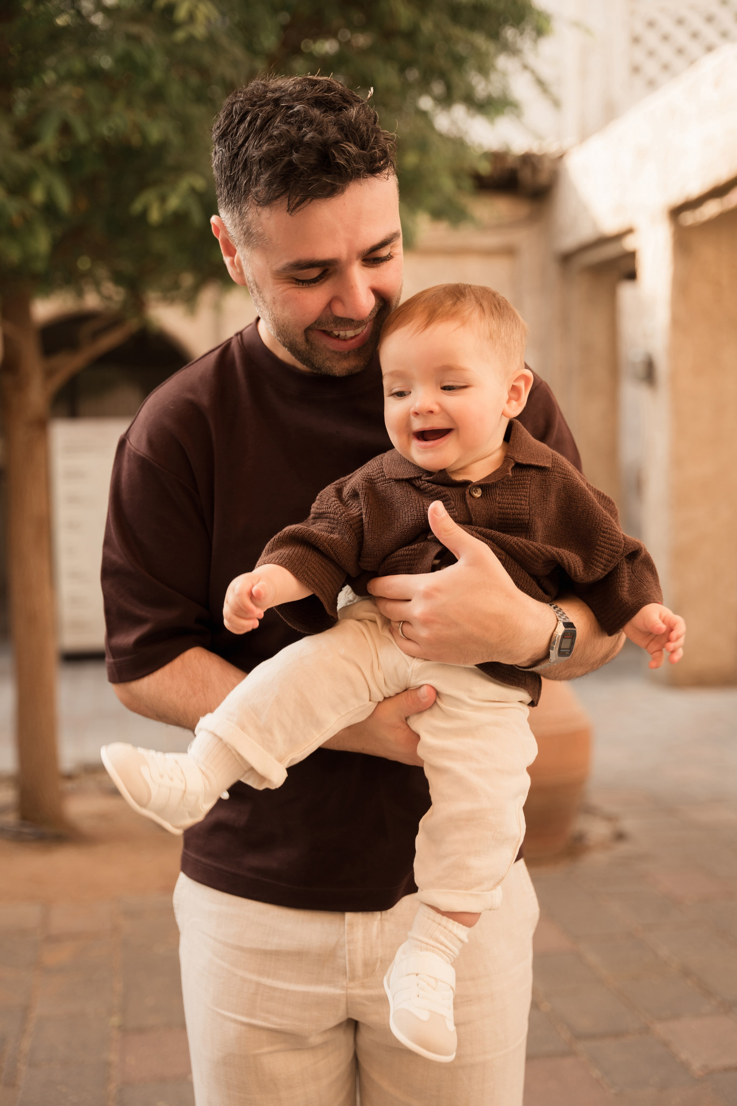 Old Town walk. Angela Iakovleva — Family Photographer in Dubai