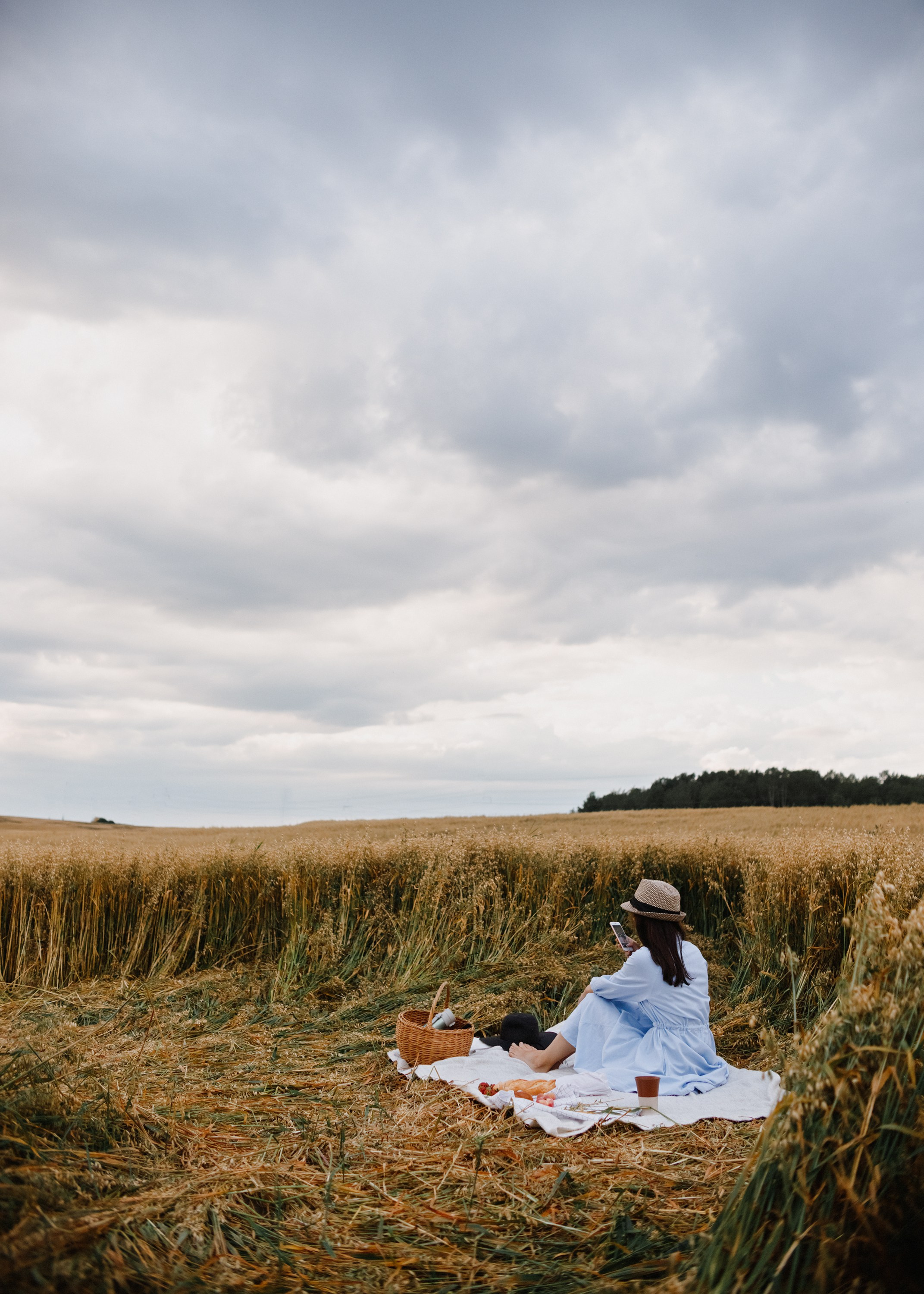 Katya | tenderness in the field. Kaja | fotograf psów we Wrocławiu