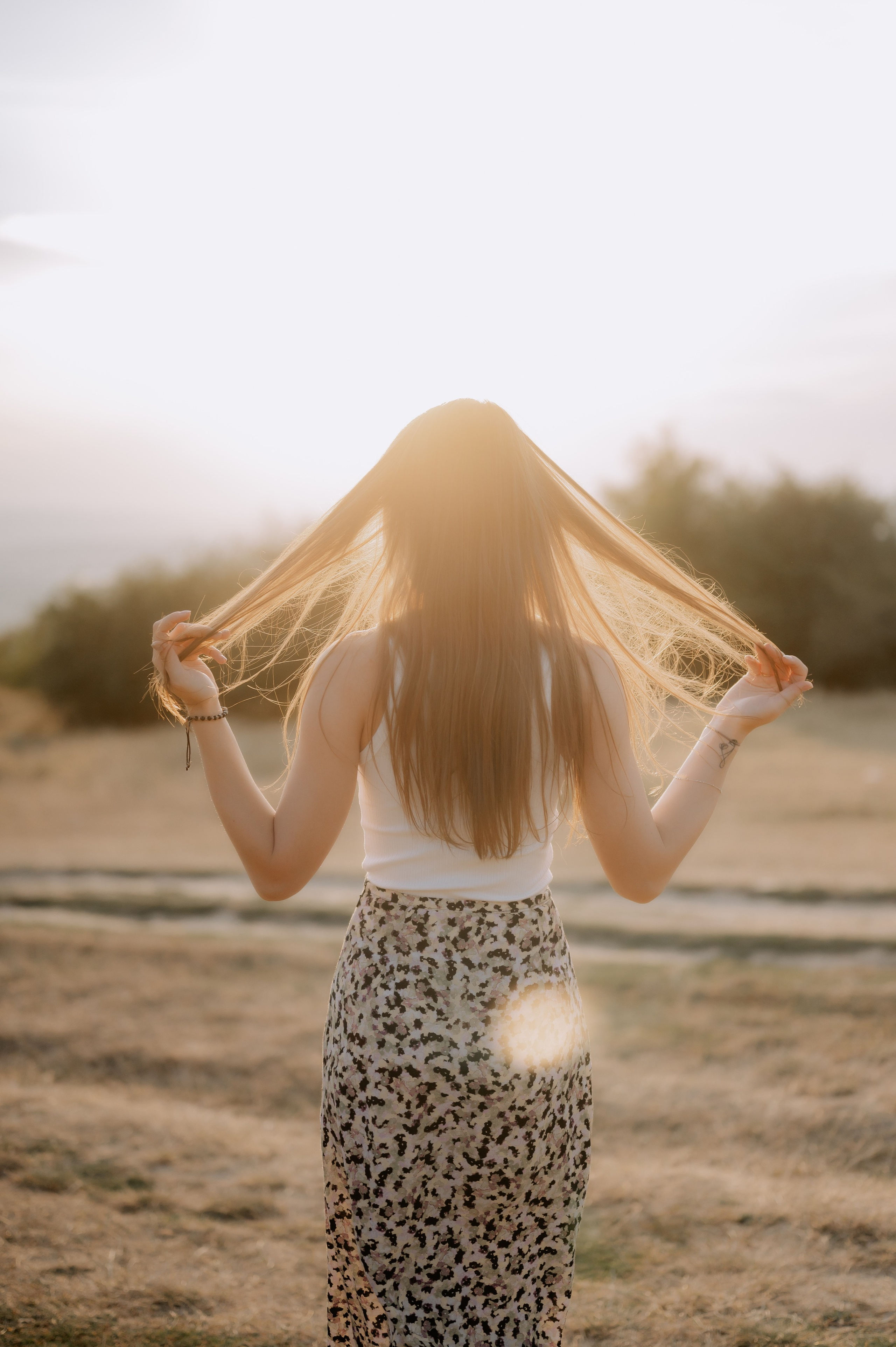 Sedinta foto in natura la apus. Proud Vision Weddings | Wedding Photography & Film — Servicii profesionale Foto Video Nunta Iasi