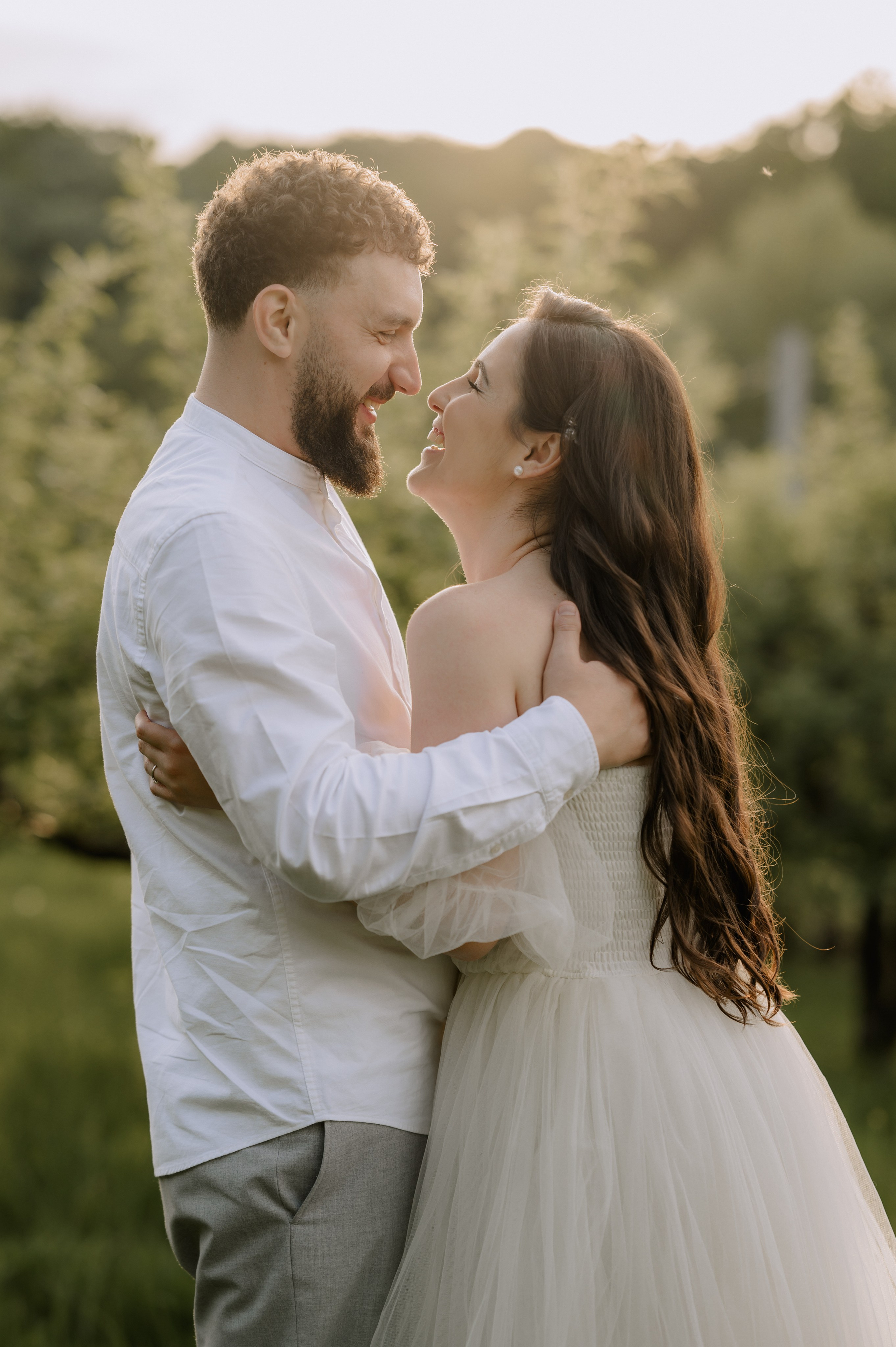 Magda + Andrei | Lovers in the garden. Proud Vision Weddings | Wedding Photography & Film — Servicii profesionale Foto Video Nunta Iasi