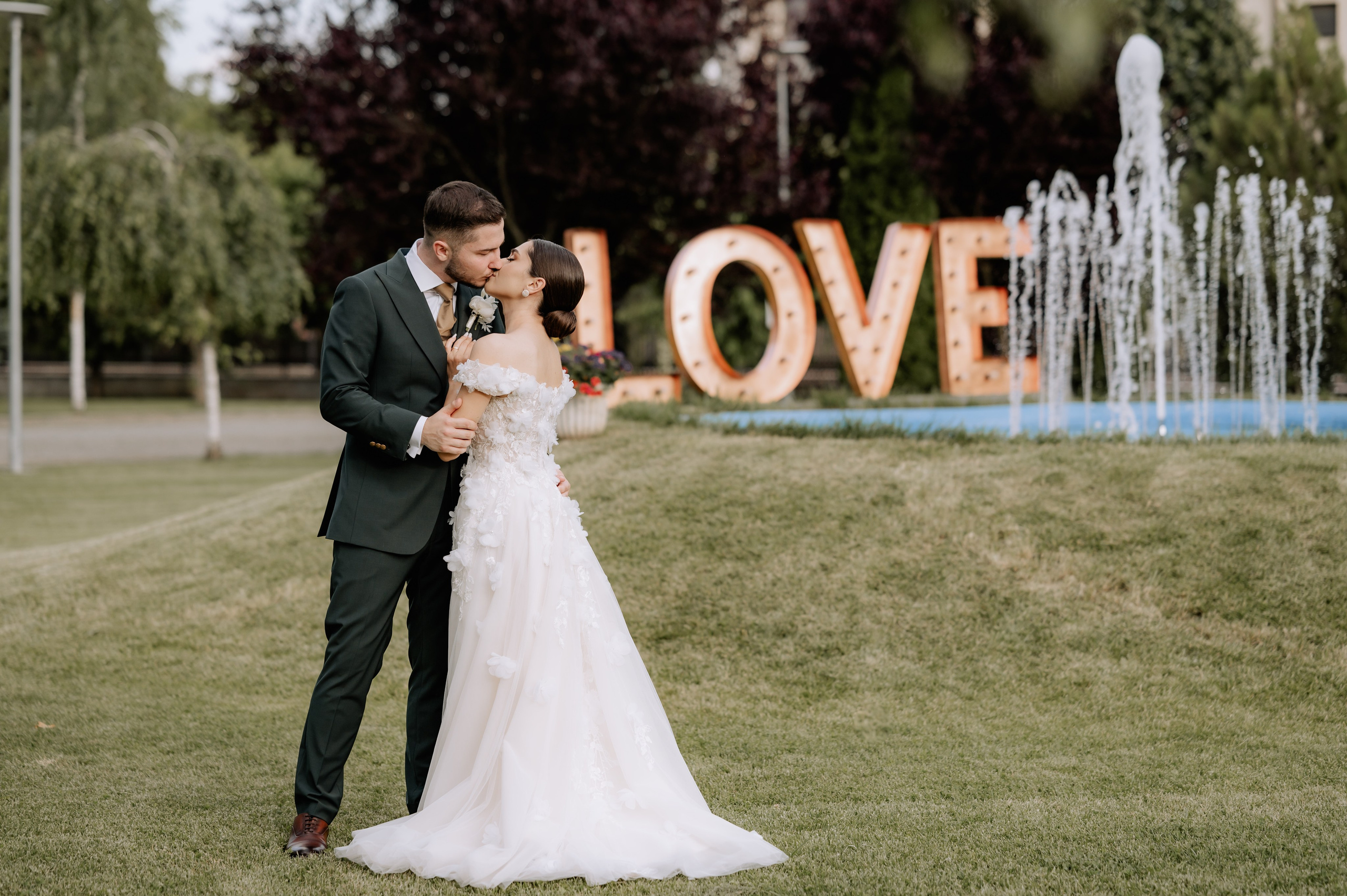 Nunta la Hotel Capitol Iasi. Proud Vision Weddings | Wedding Photography & Film — Servicii profesionale Foto Video Nunta Iasi