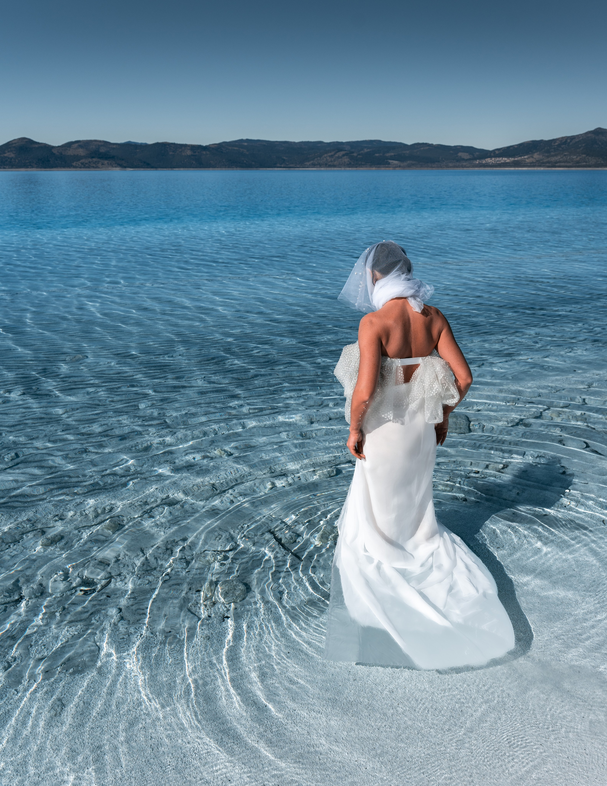 SALDA LAKE. UNRATED PHOTO