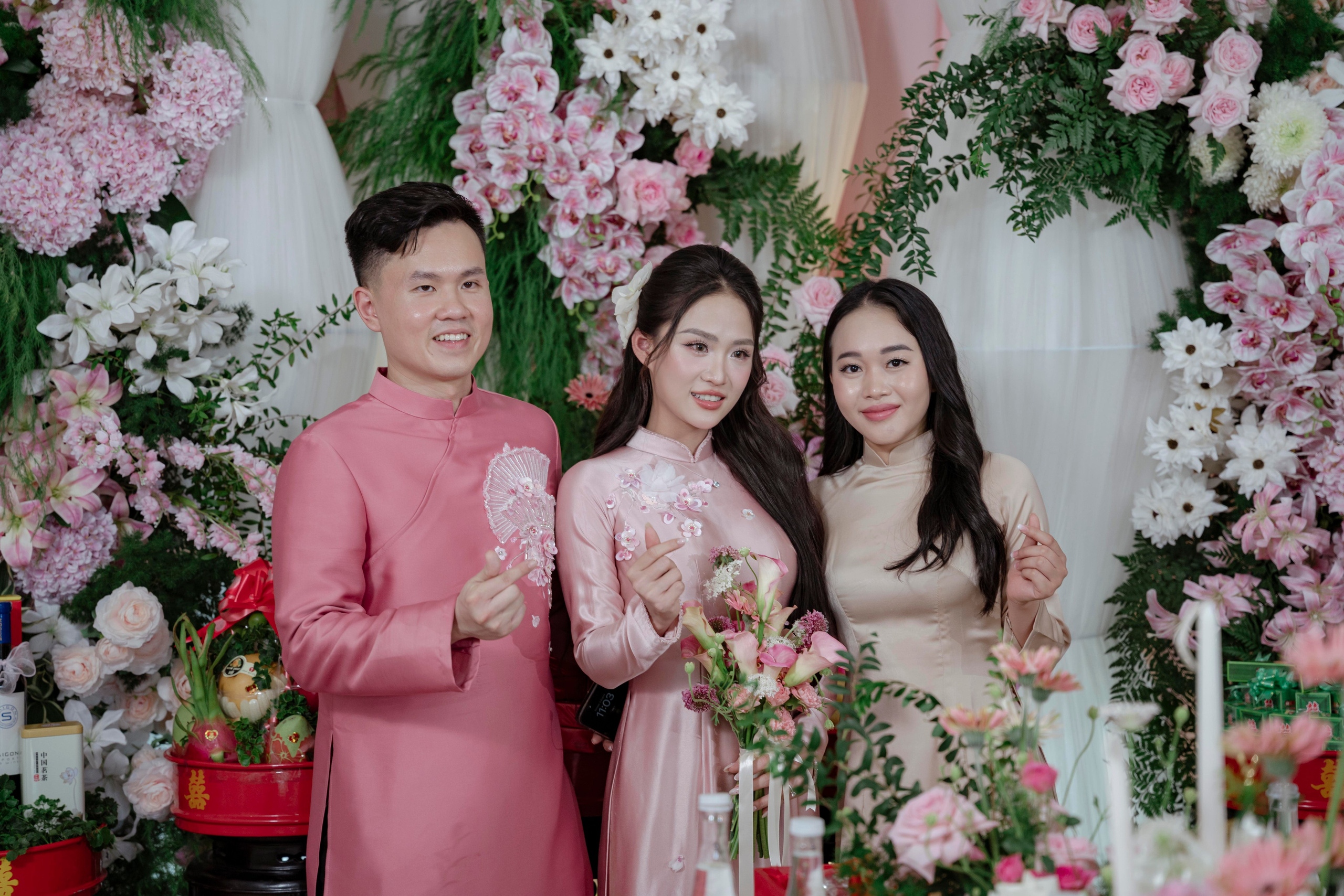 LINH & HUYEN. WEDDING PHOTOGRAPHER IN VIETNAM