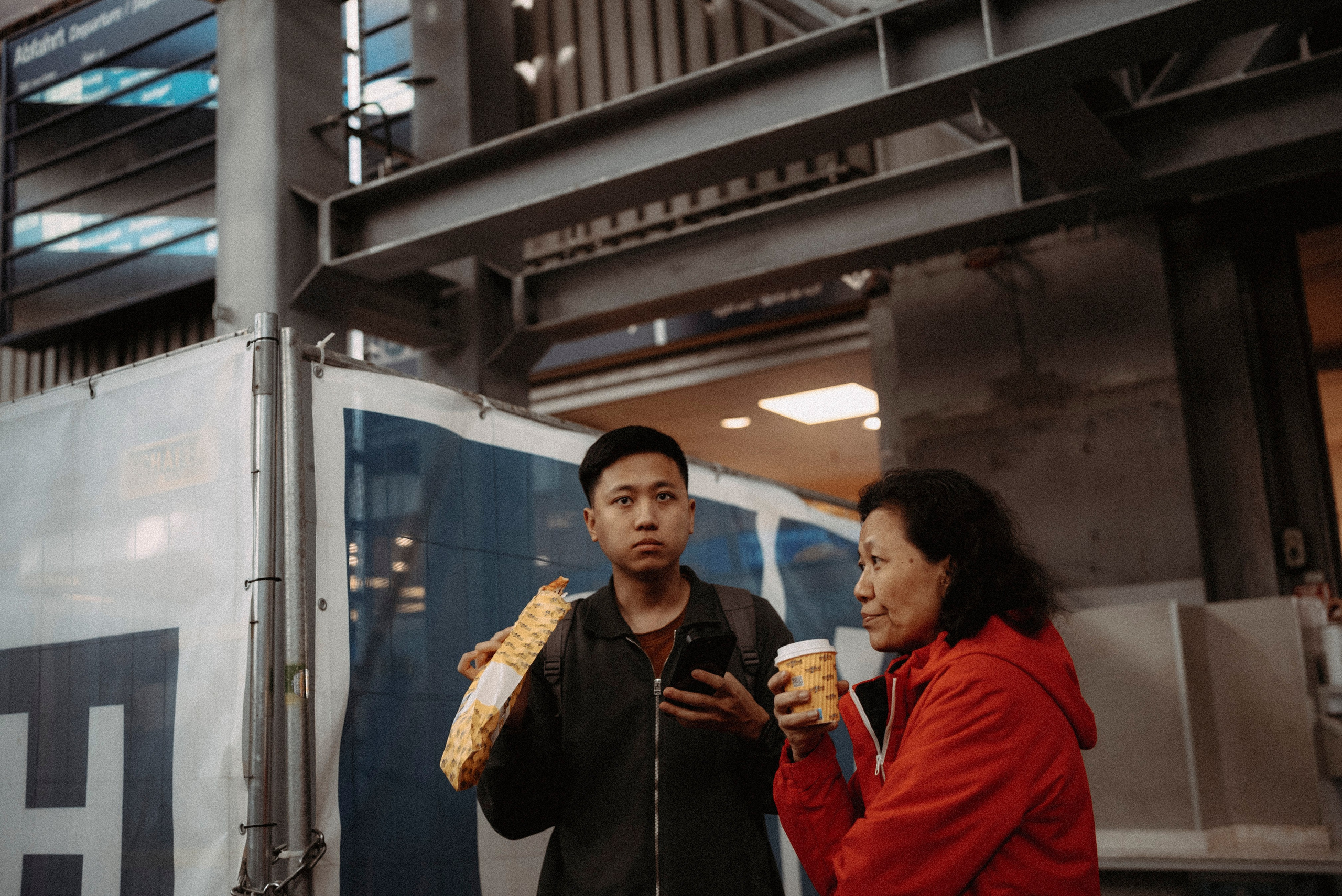 ЕВРОТУР. Стрит-фотография, полная абсурда, идиотизма и красоты