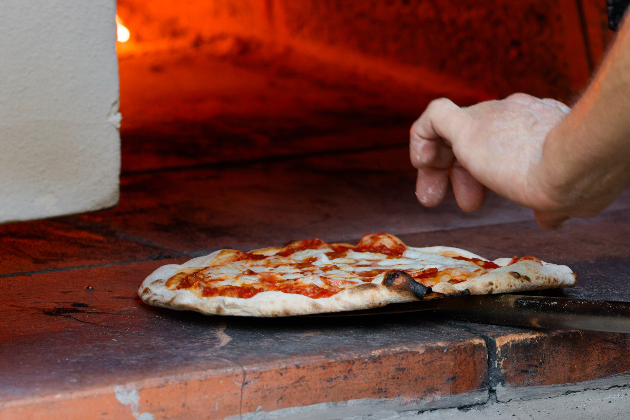 Pizza Party at Tenuta Massini, Florence, Italy. Destination Wedding Photographer — Nikita Burtsev