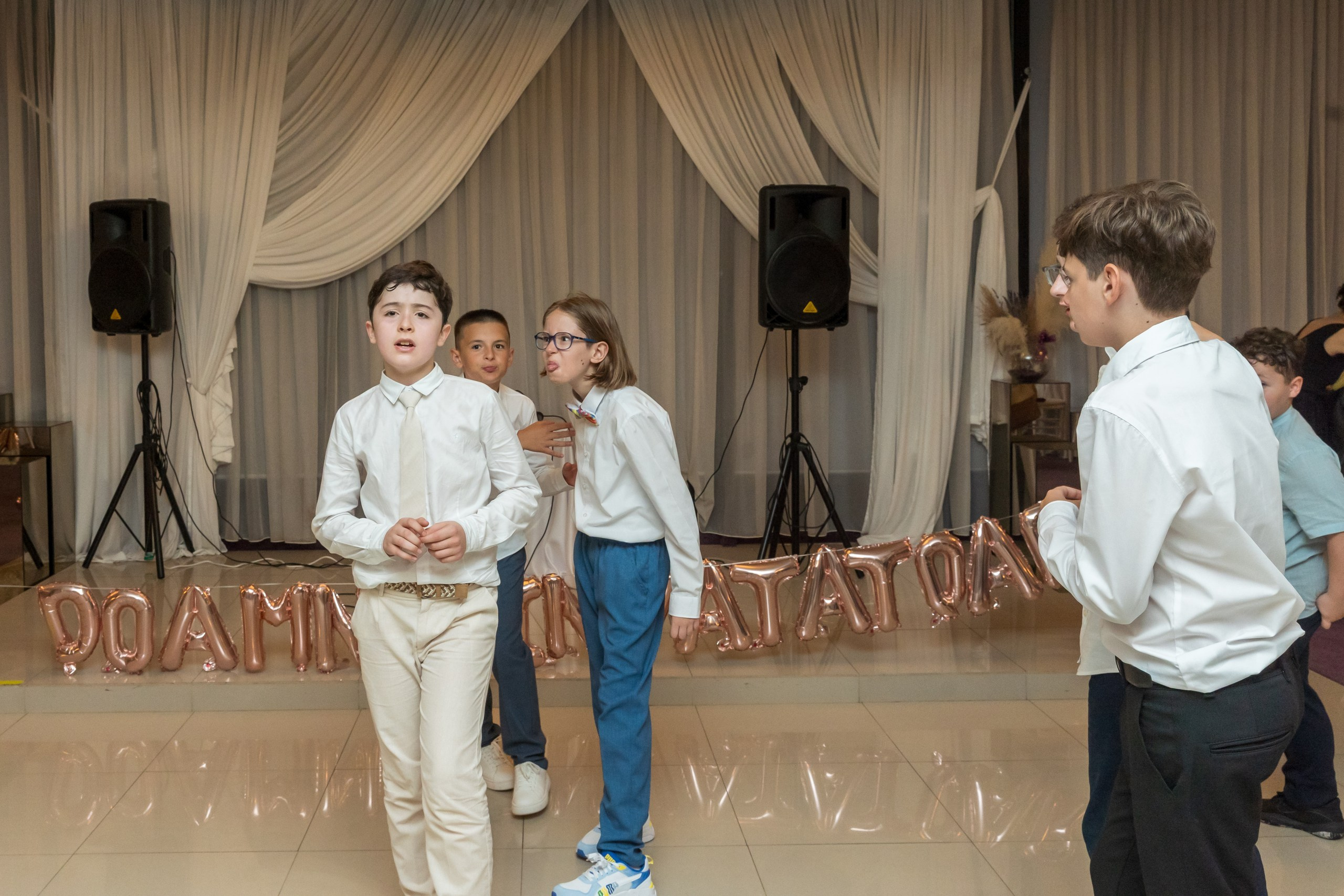 Banchet clasa a IV-a B. Adelinne — fotograf profesionist în Constanța pentru familii, bebeluși și evenimente