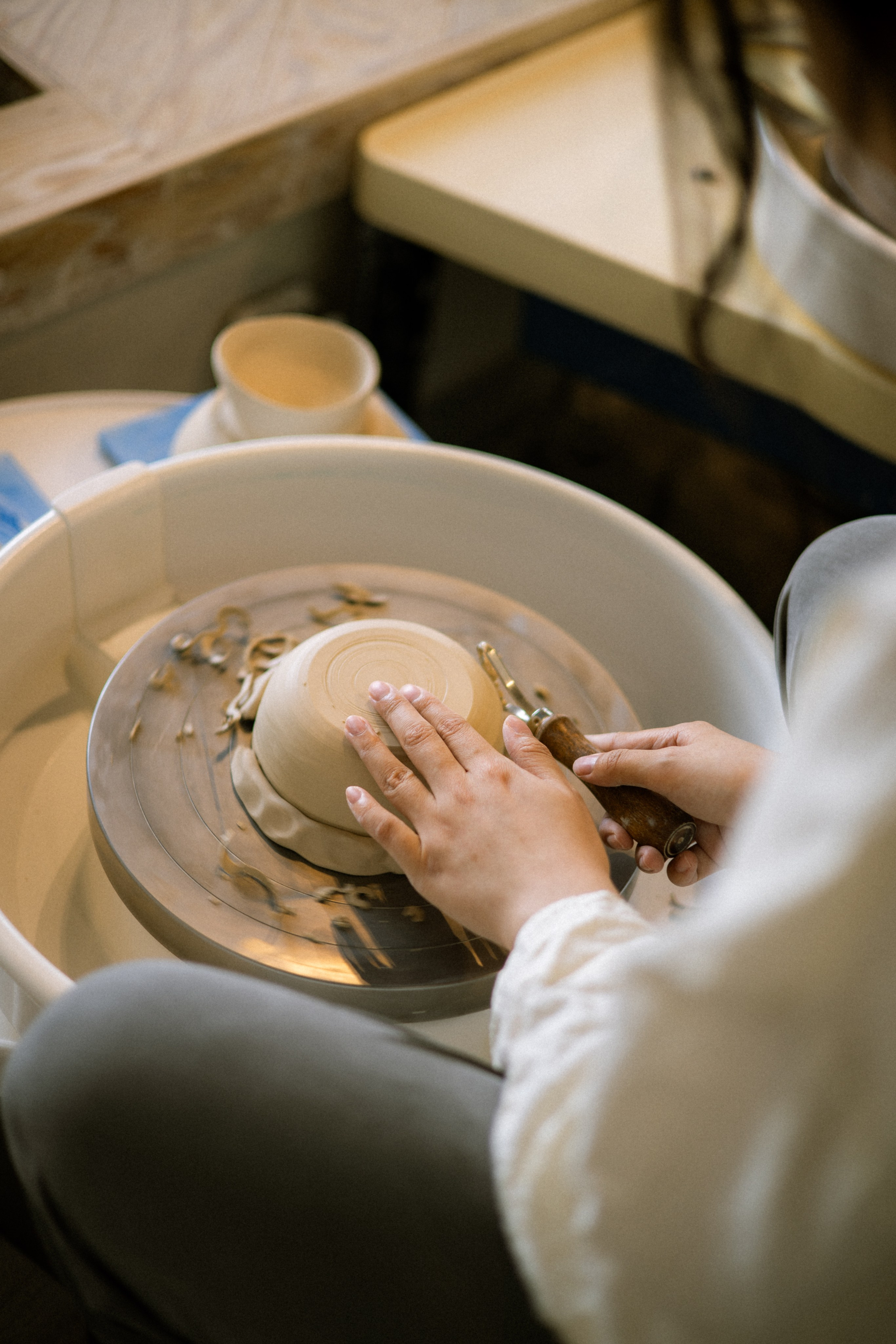 Pottery Studio Session | Throw Clay LA Studio. Photographer in Los Angeles. Julia Ishmuratova