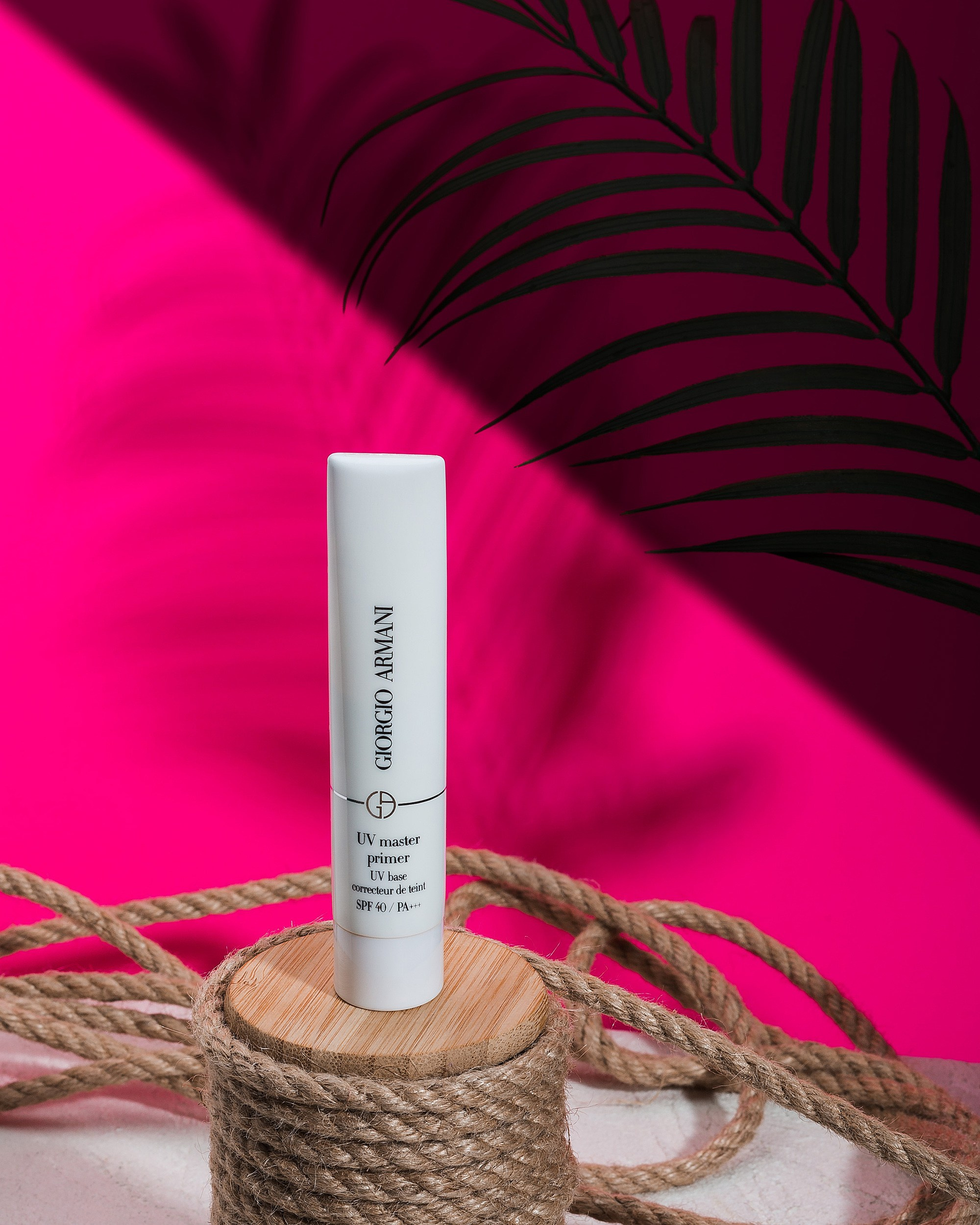 kosmetika yaradıcı kölgəli fonda