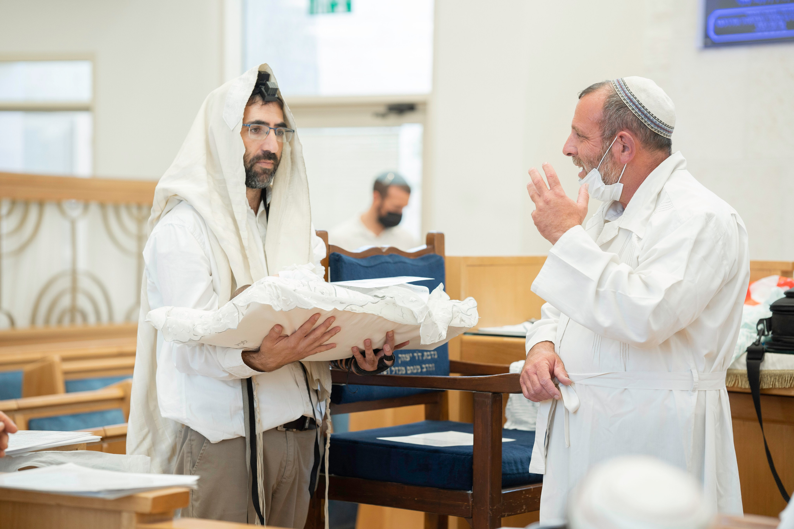 הברית של יוסף וחנה. יוסף מזרחי צילום חתונה, ברית וזוגיות. צלם מקצועי שאוהב להוציא אתכם הכי יפים ברגעים הכי מרגשים