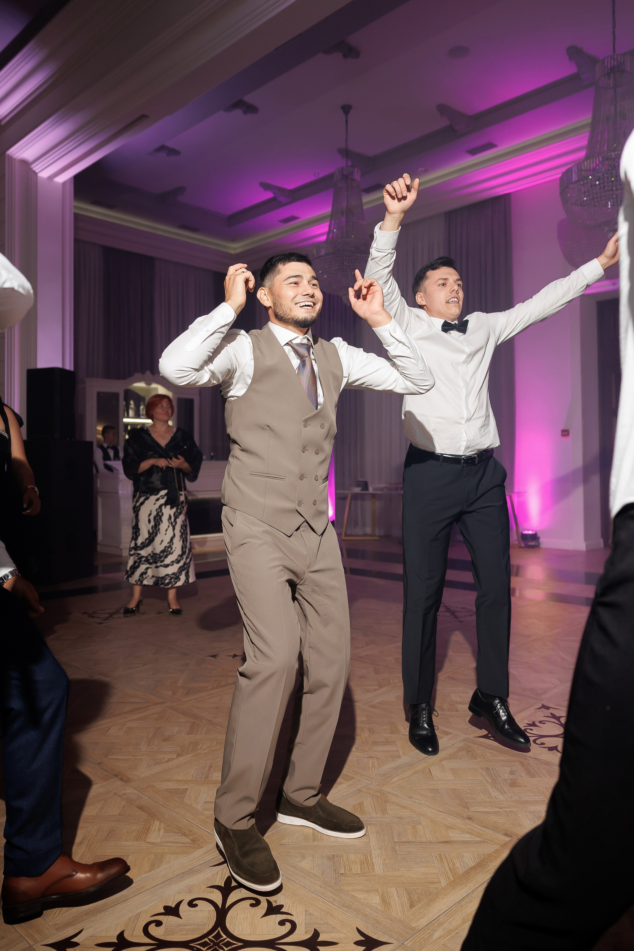 Eugen & Livia — Grand Elysee — Wedding Day. Servicii Foto și Video 067188353