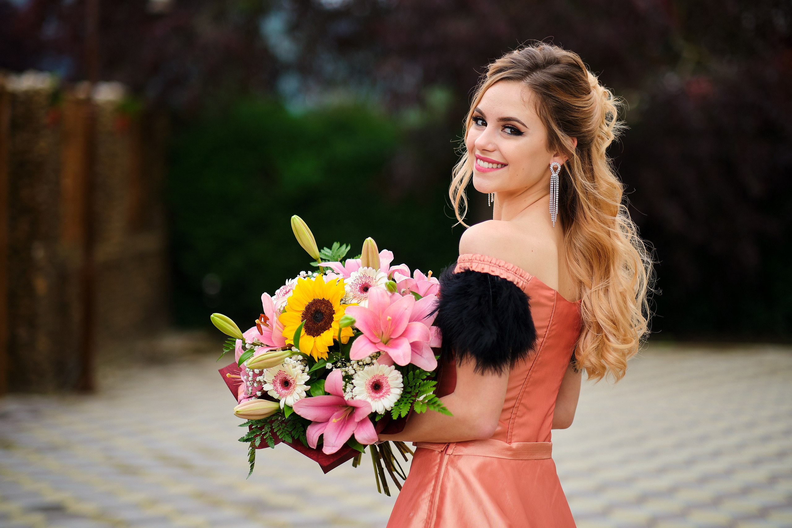 Portrete diverse — 3. Pagina principală