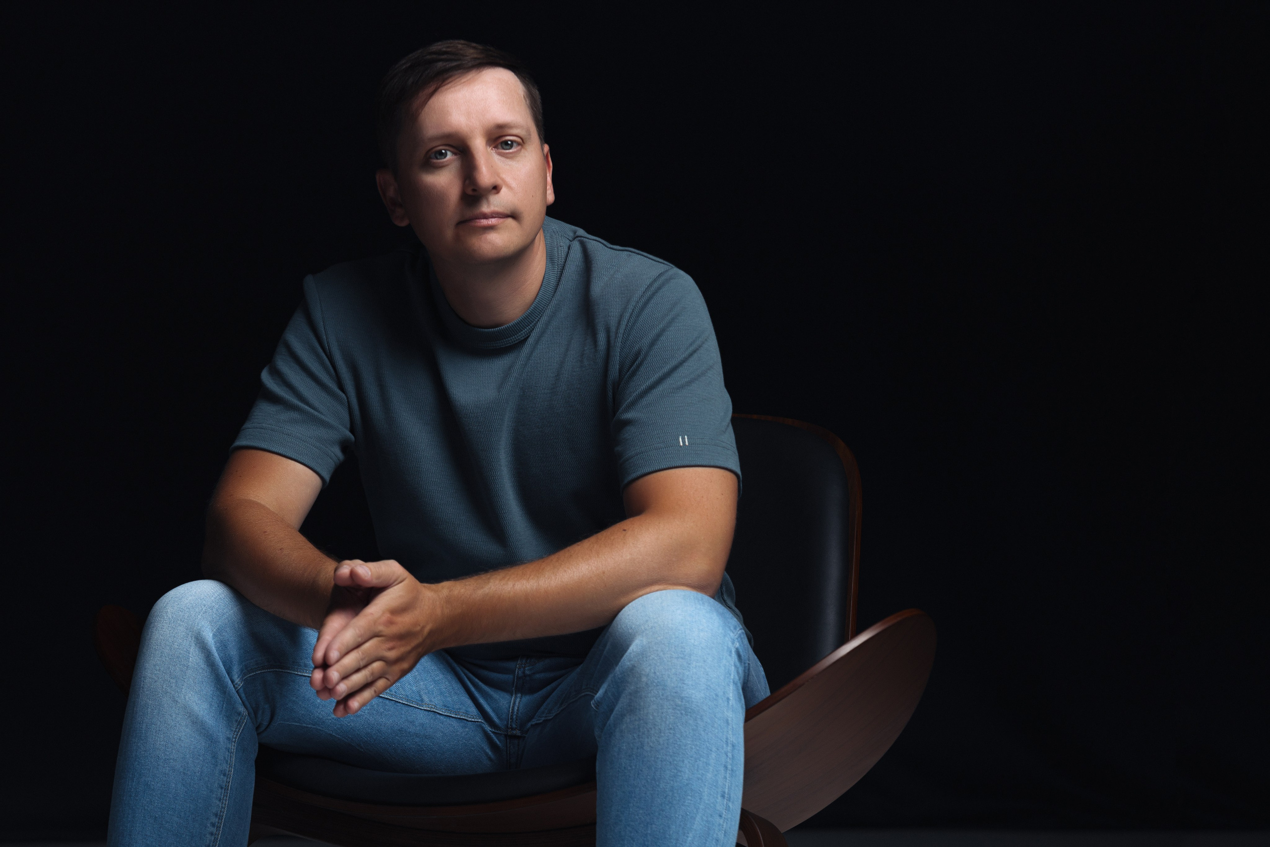 BELLOW US FOTOGRĀFS RĪGA