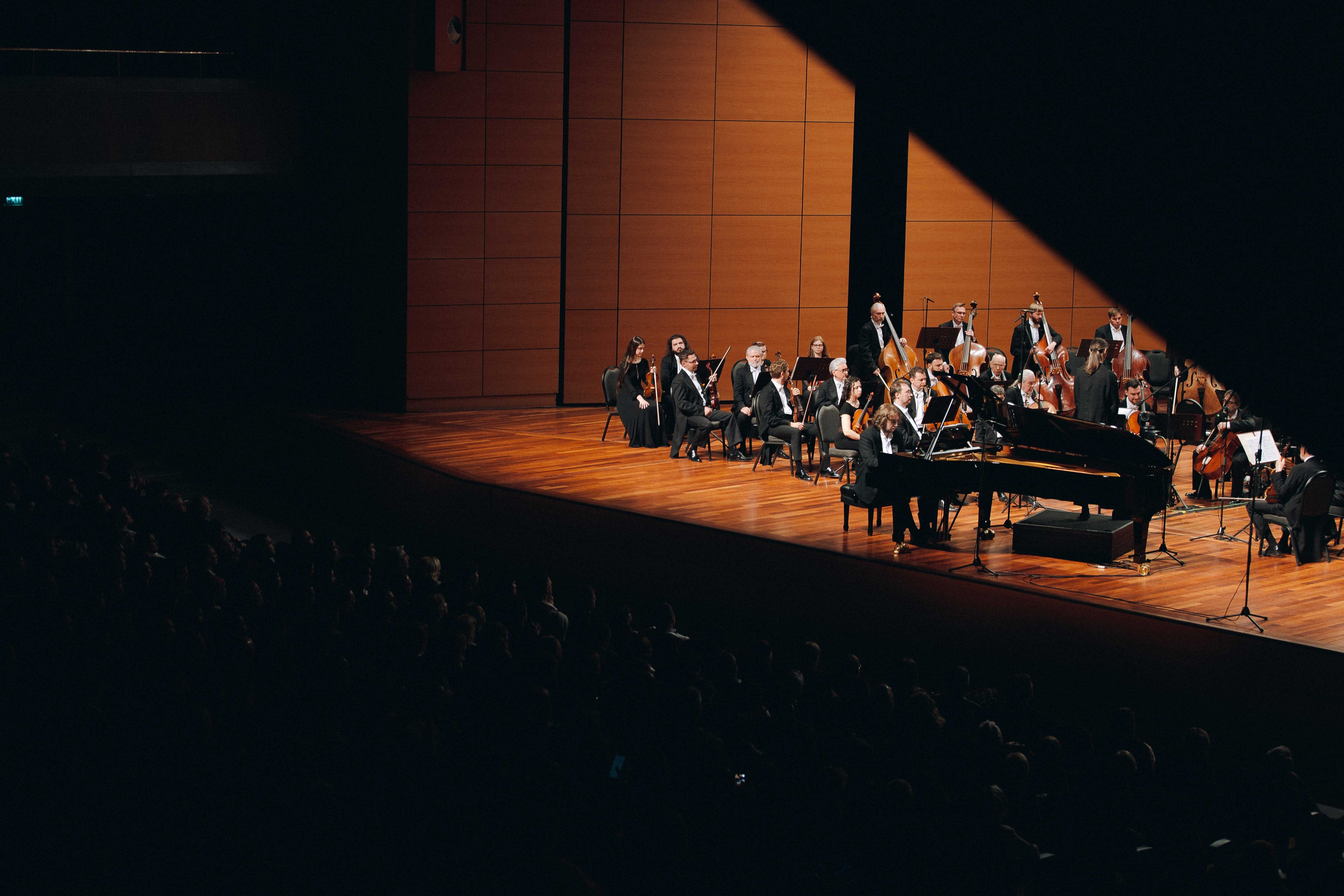 The Tchaikovsky Academic Grand Symphony Orchestra in Istanbul. Wedding&Event photographer Ismail Rzayev in Baku