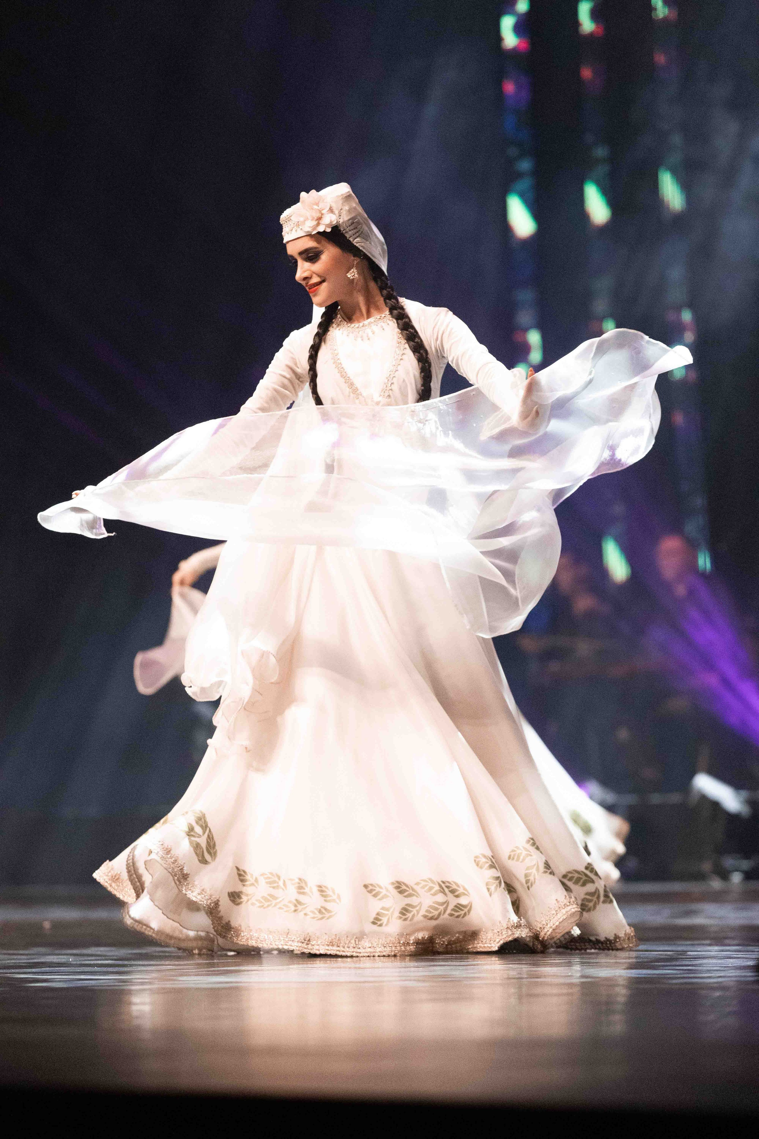 STATE DANCE ENSEMBLE. Wedding&Event photographer Ismail Rzayev in Baku