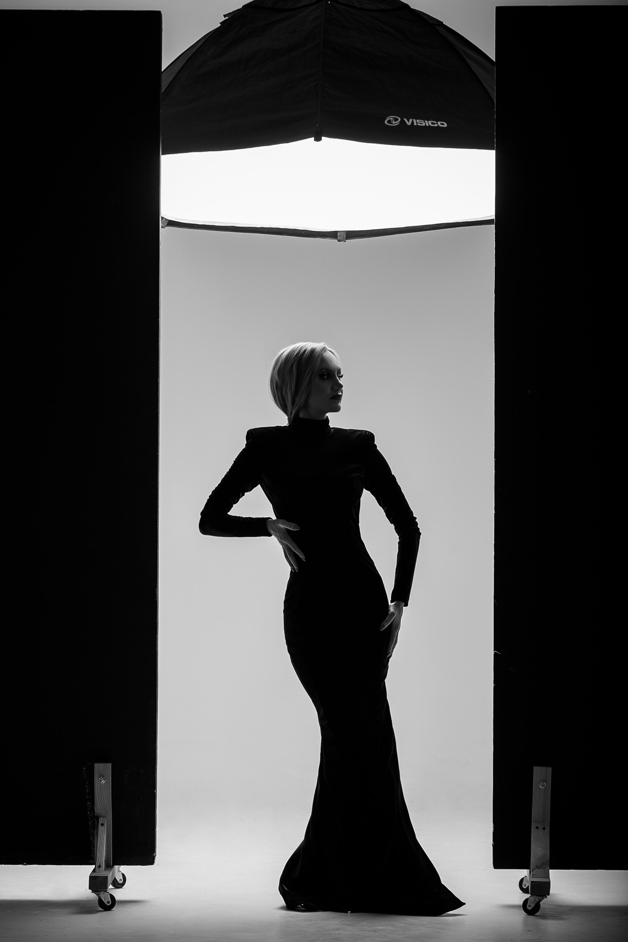 Lady. Iurkovski PHOTOGRAPHY in Europe. Luxury destination weddings and events