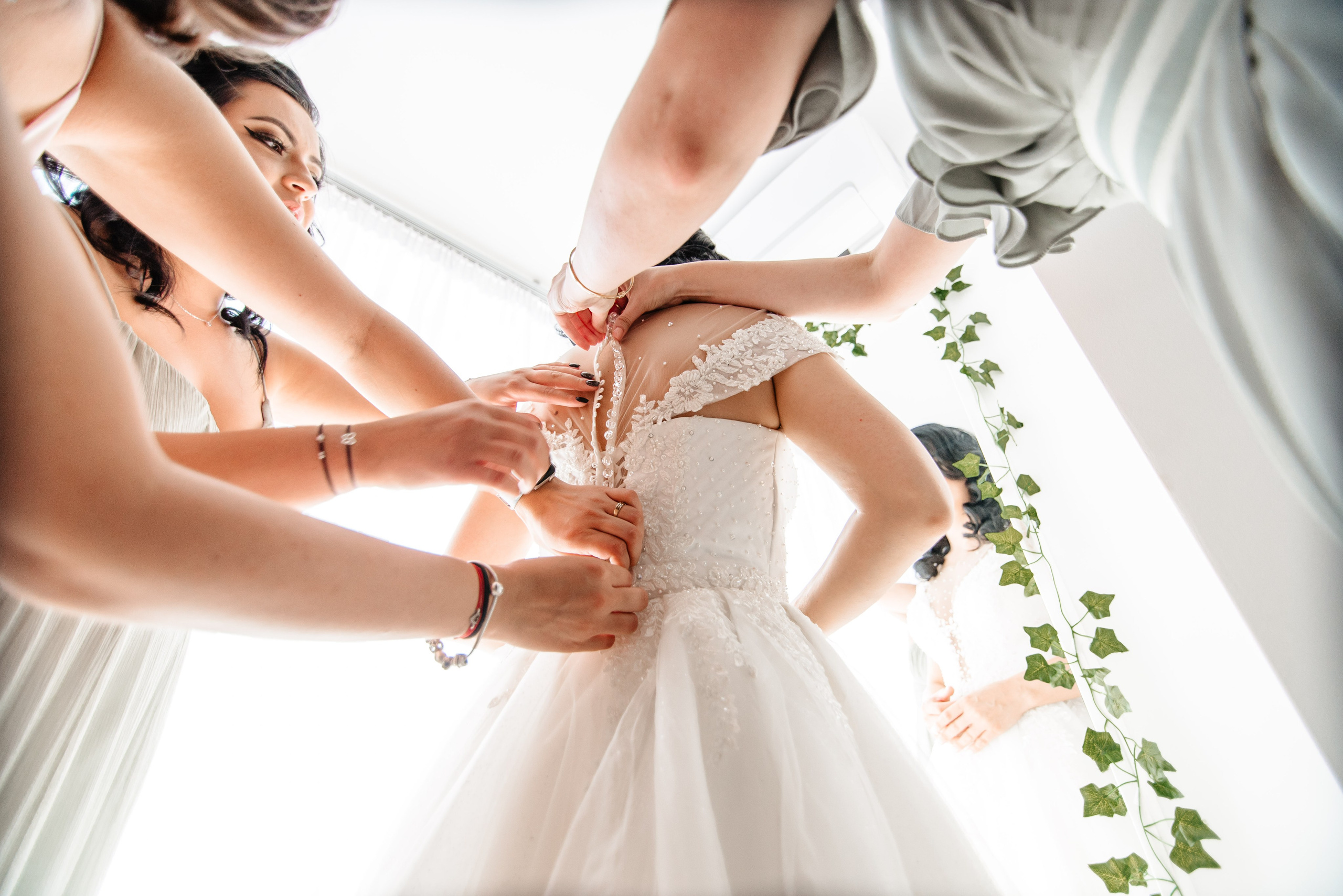 Povestea din spatele fotografiei perfecte: Un ghid pentru mirese. Wedding photographer from Bucharest Eugen Elisei