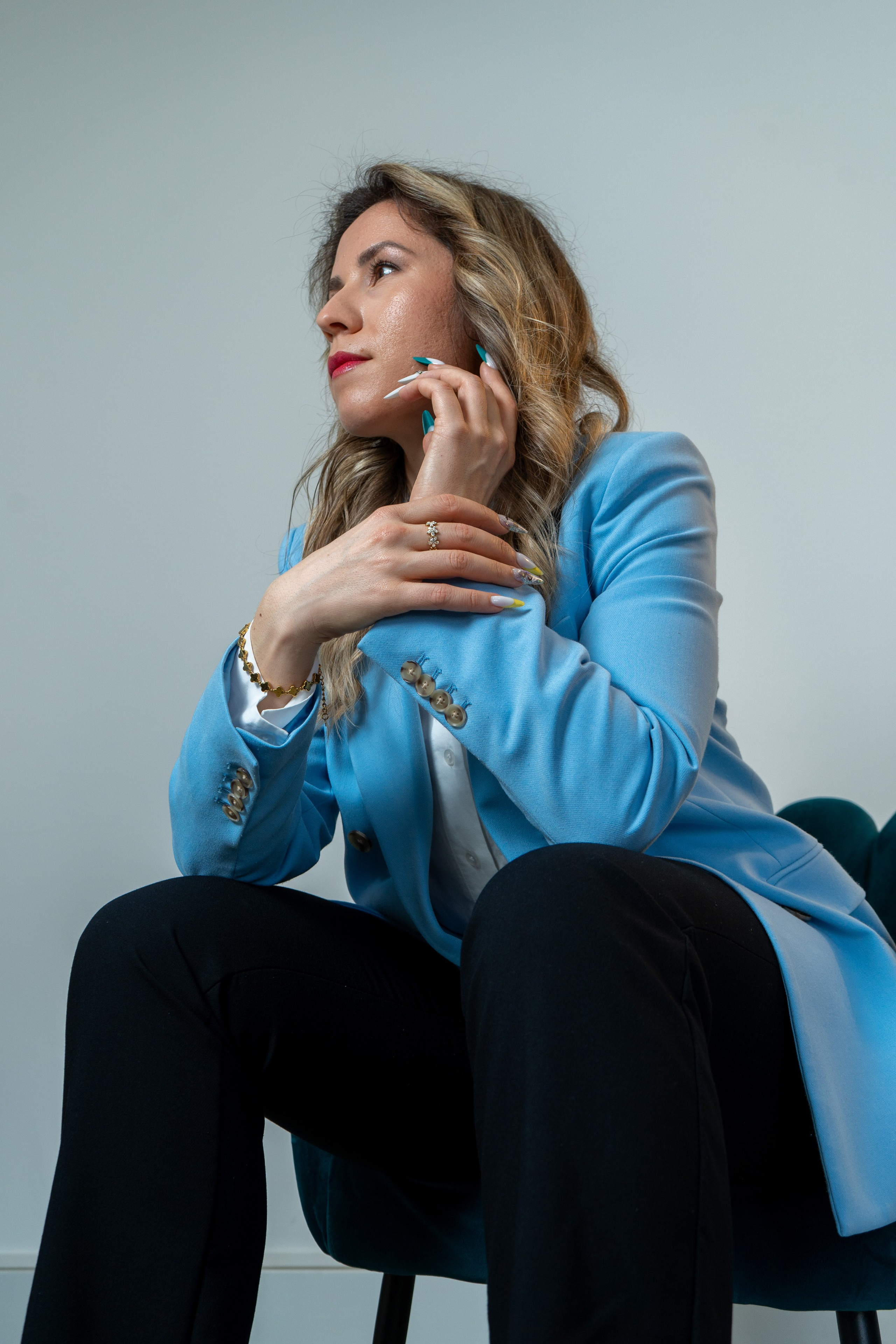 Nina Petrasco. Frames by Giovani Braga